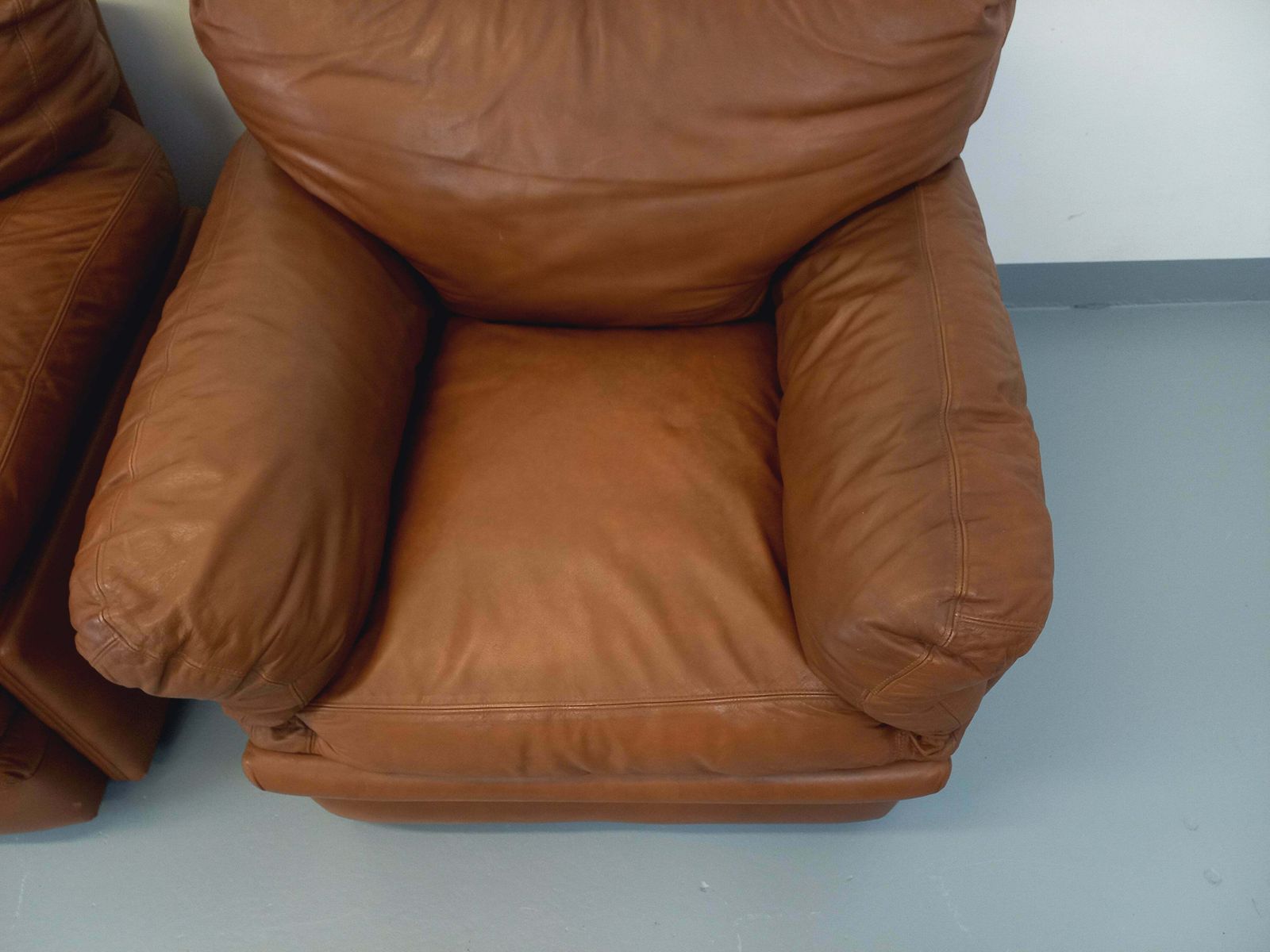 Furniture 2 Tito Agnoli Coquelicot Armchairs In Leather photo