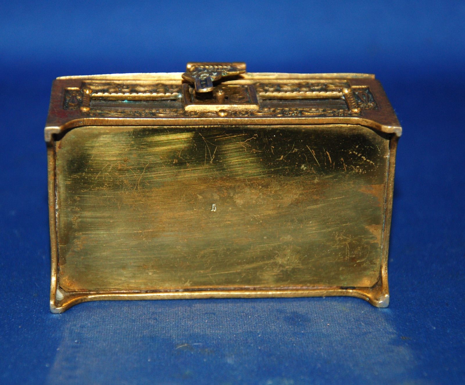 An Antique Art Nouveau Brass Or Bronze Casket, 19th Century, Lined, Copper Detai photo vinterior