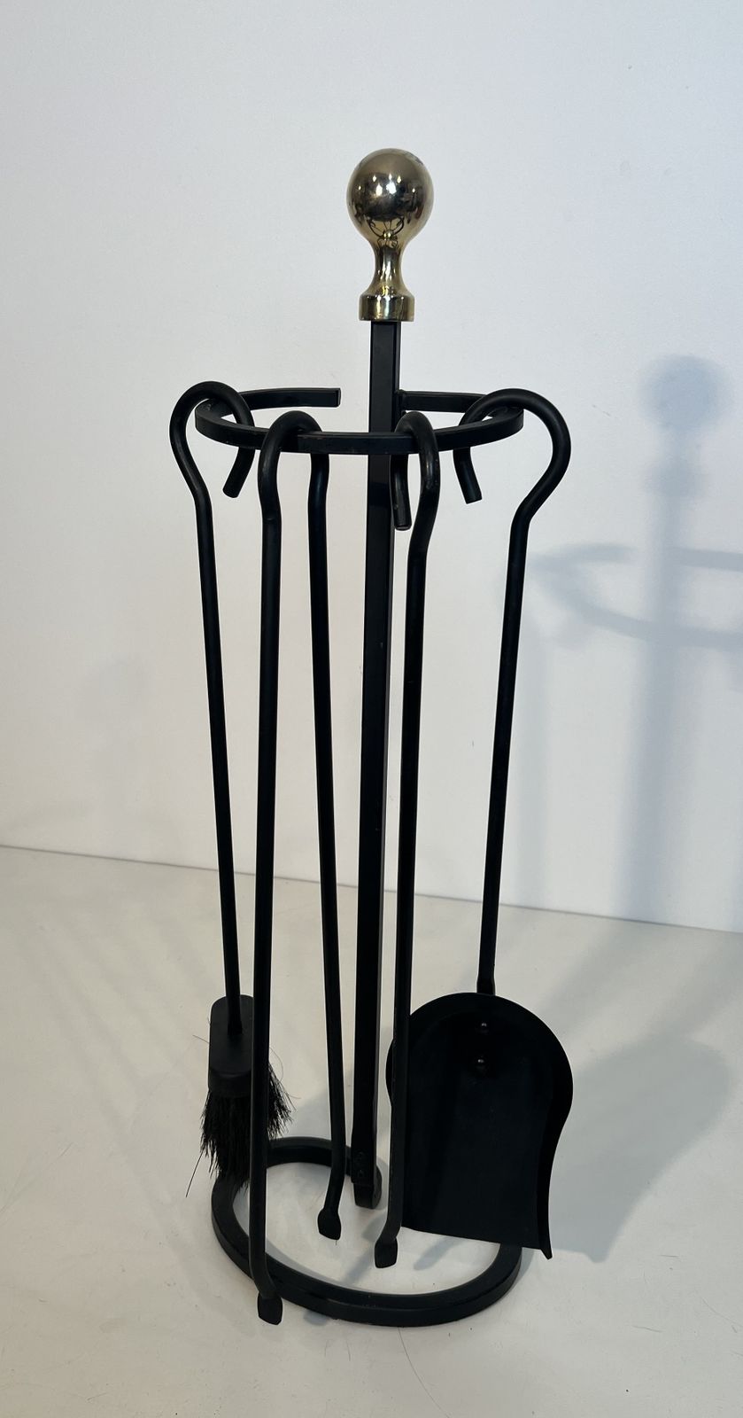 1150.0 Black Lacquered Metal And Brass Design Fire Kit photo