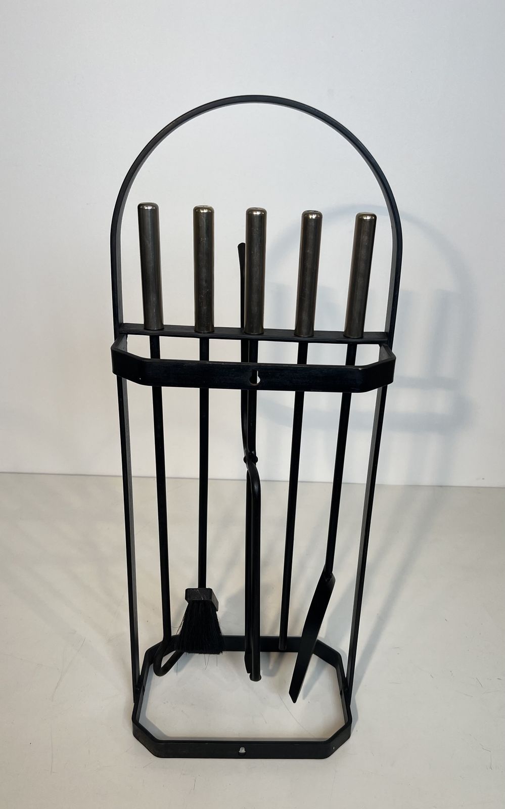 photo vinterior Black And Chrome Lacquered Metal Design Fire Kit