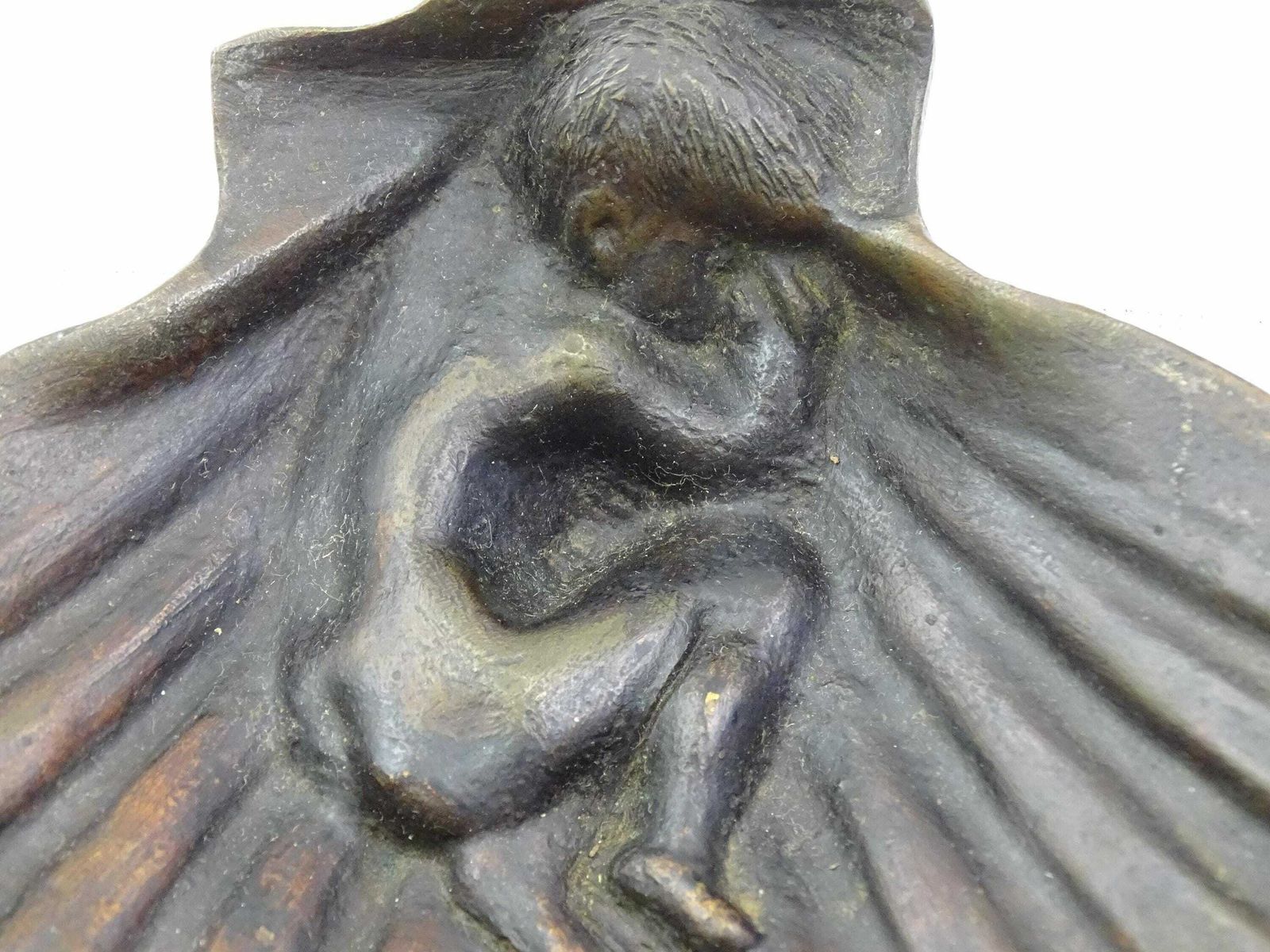 Klein Antiek Frans Bronzen Beeldje – Schelp Met Slapend Kind, Naar Voorbeeld Van Noel Rabier. Vintage Kustthema Metalen Figurine. photo furniture
