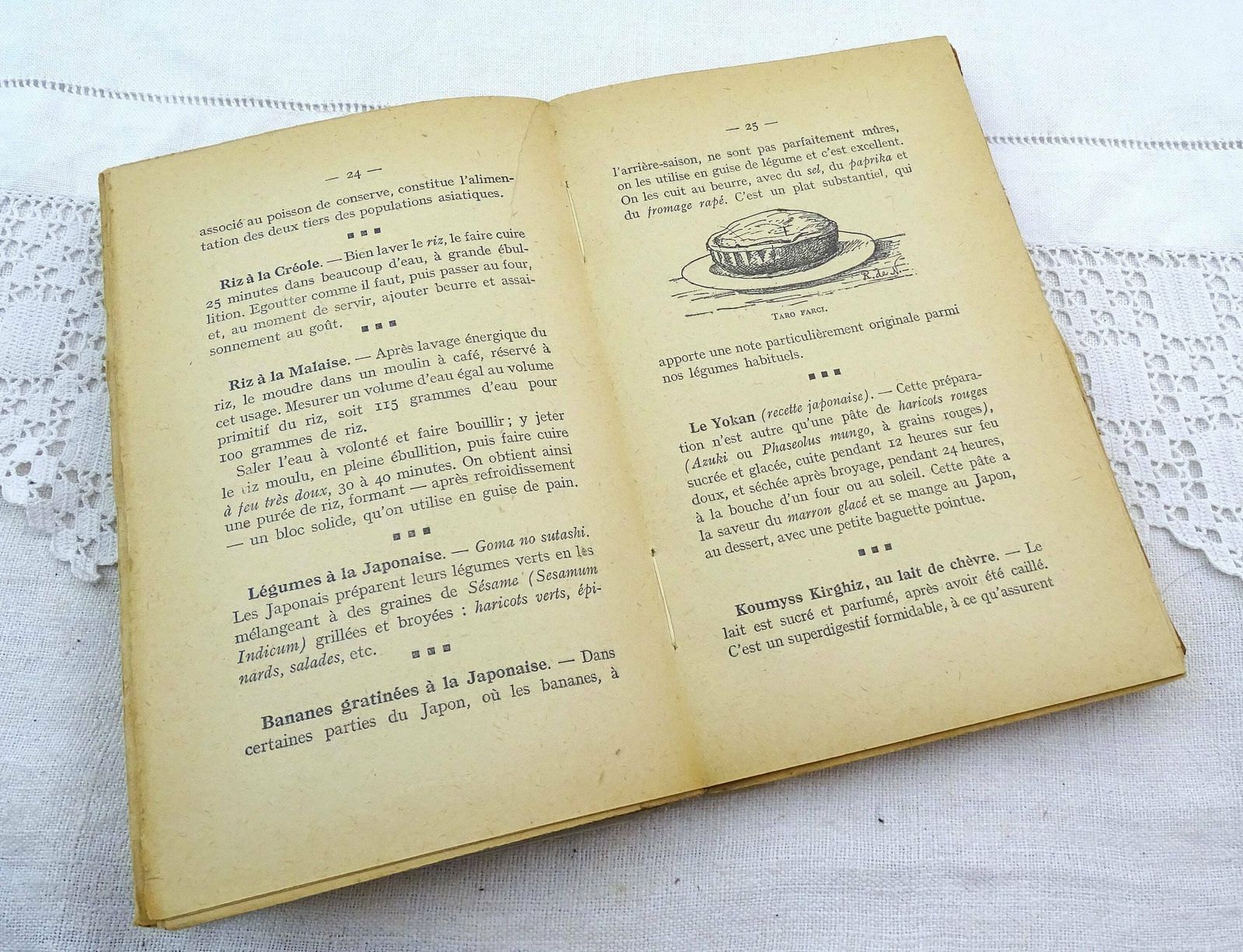 Antique French Cookbook Of 400 Exotic Recipes From Former Colonies La Bonne Cuisine Aux Colonies Printed 1931 Written In French, Cook Book photo for sale