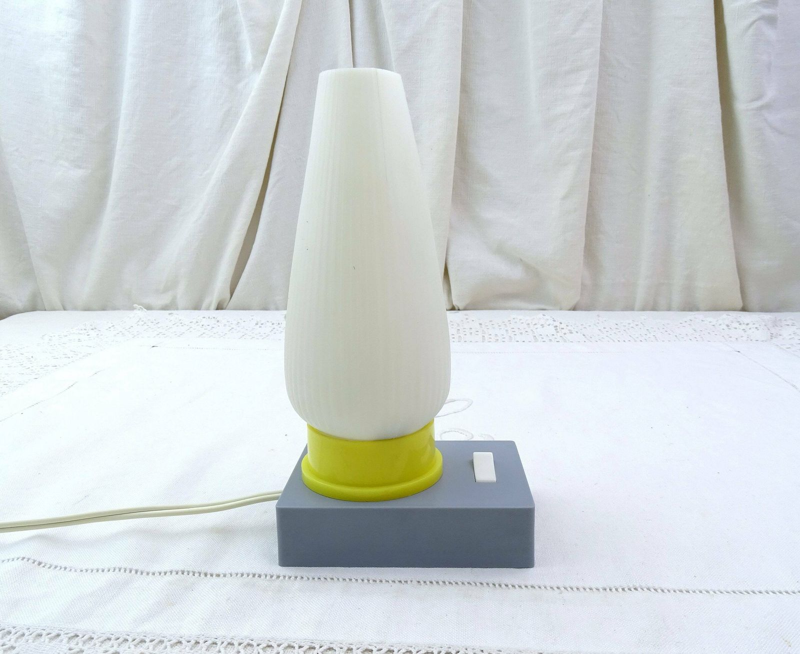 Small Vintage French Mid Century Modern Gray Yellow And White Table / Bed Side Lamp, Retro 1950s Little Light From France, Old Style Bedroom