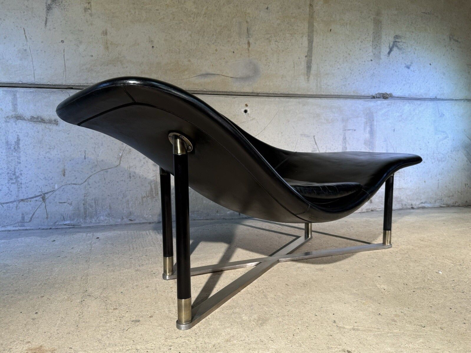 Stunning Contemporary Minimalist Chaise Lounge Black Leather Brass Base #A258 photo vintage