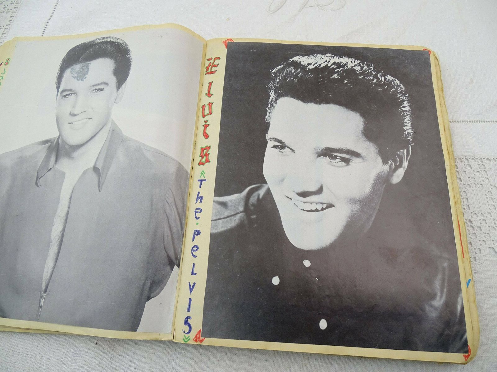 Scrapbook vintage français fait main, Elvis Presley et James Dean, collage rétro unique de coupures de presse, ancienne collection photo vinterior