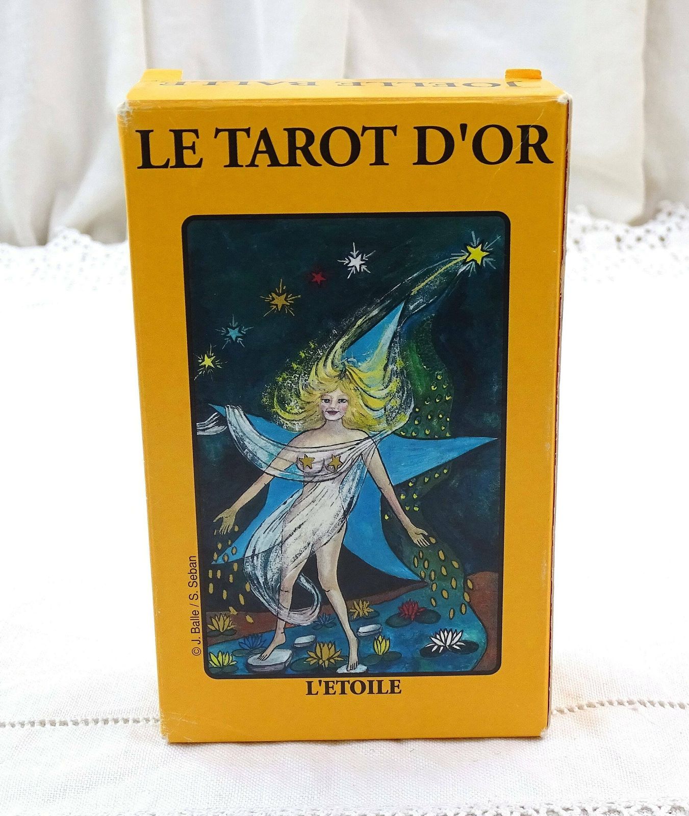Vintage French Complete Tarot Pack Le Tarot D'or By Joelle Balle Safran Collection, Retro Big Fortune Telling Cards From France, Divination photo furniture