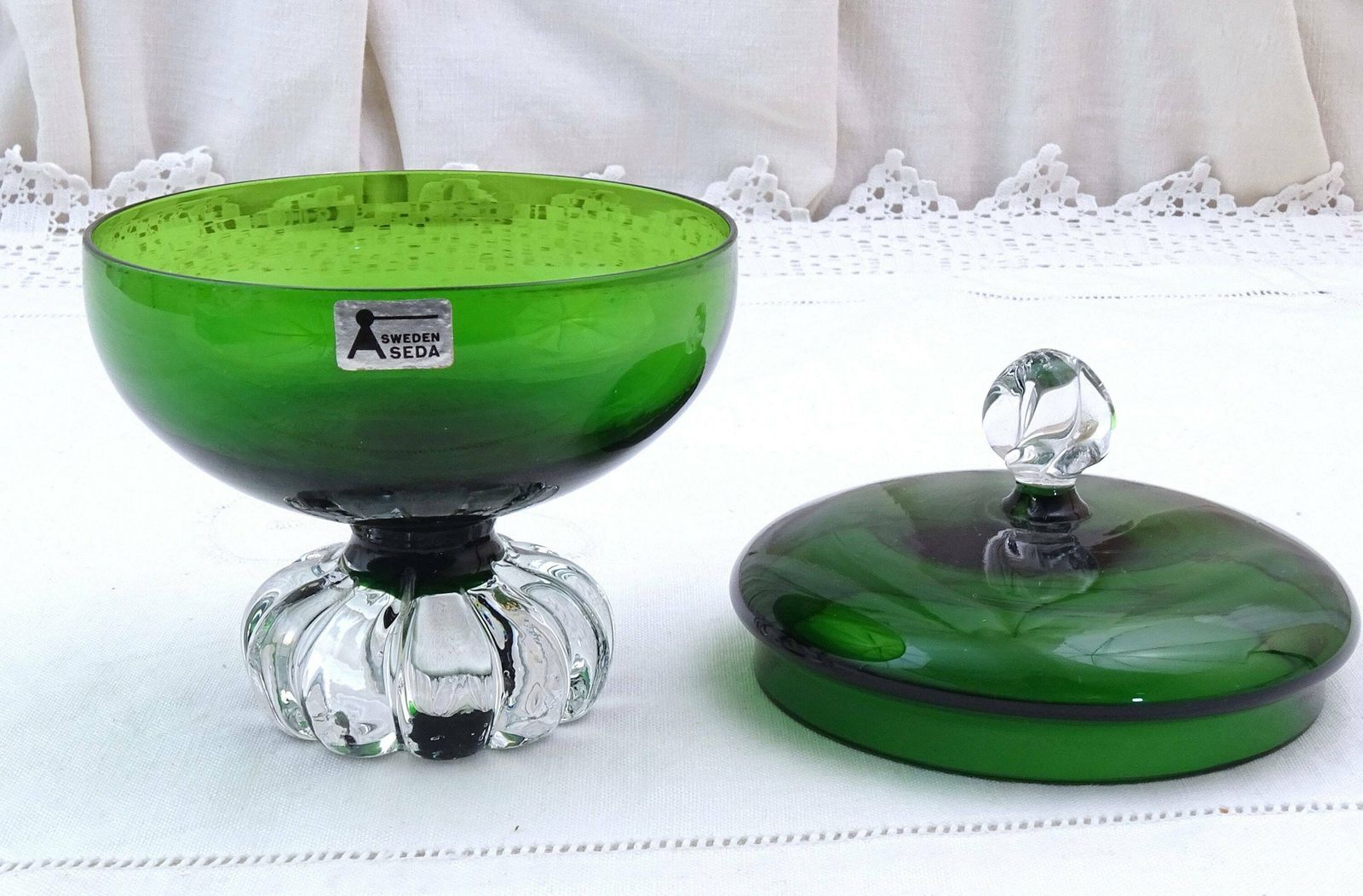 Vintage Scandinavian Mid Century Modern Seda Studio Glass Bonbonnier In Green And Clear Glass, Retro Studio Glass Dish With Lid From Sweden photo vintage