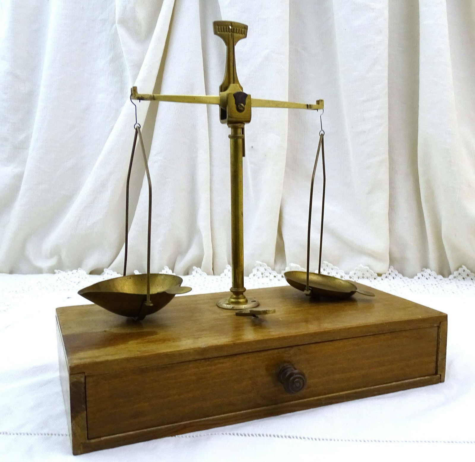 photo furniture Antique French Brass Equal Arm Beam Balances With Wooden Draw, Vintage Apothecary And Analytical Scales From France, Old Style Gem Scale