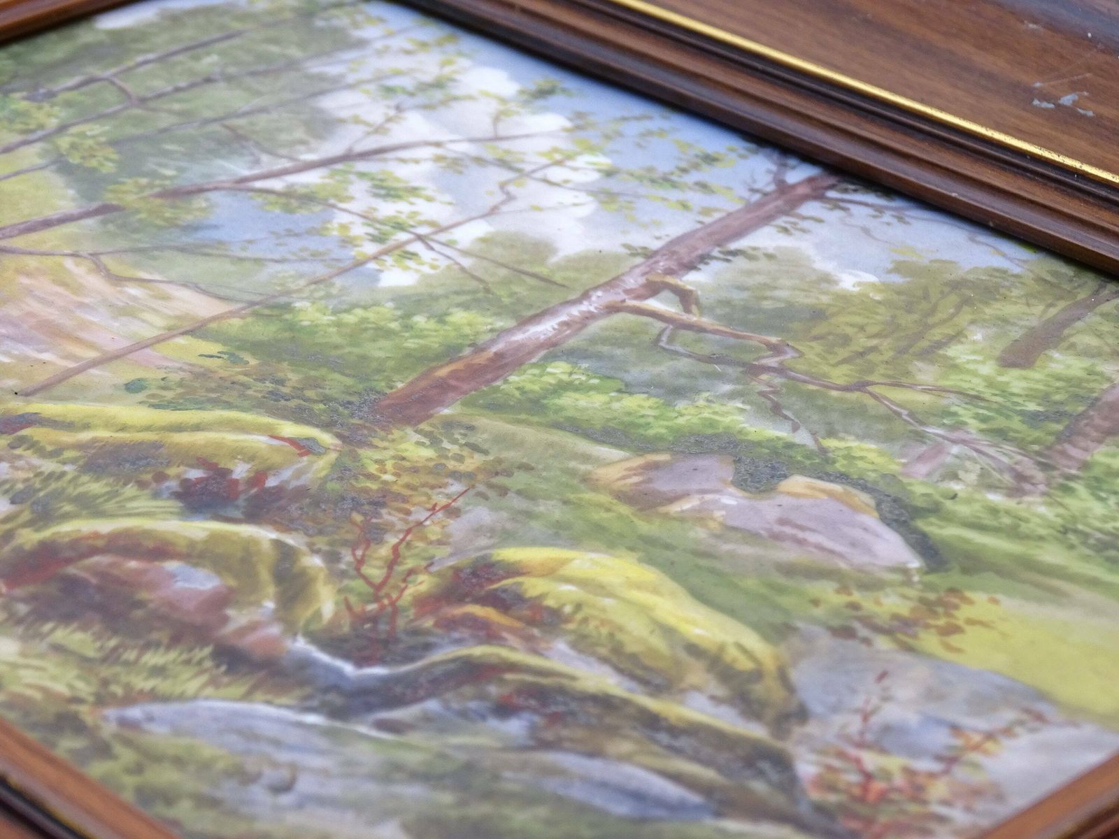Antiek Frans Handgeschilderd En Gesigneerd Schilderij Op Porseleinen Plaquette – Bospad Met Mos, Vintage Limoges Stijl Landschapstafereel photo vinterior