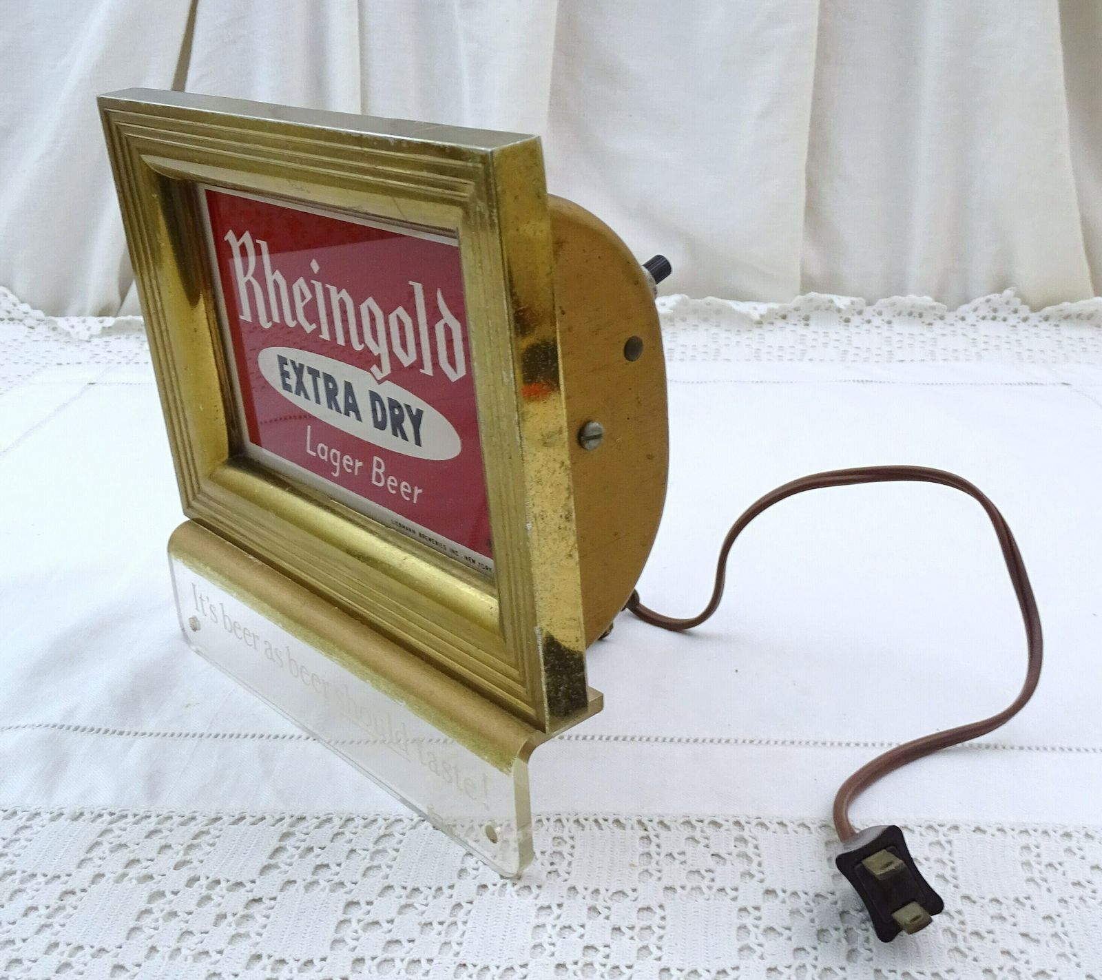 Vintage Mid Century Rheingold Extra Dry Lager Beer Cash Electrified Lighted Glass Sign From USA, Retro 1950s Barware Advertising Red Gold photo for sale