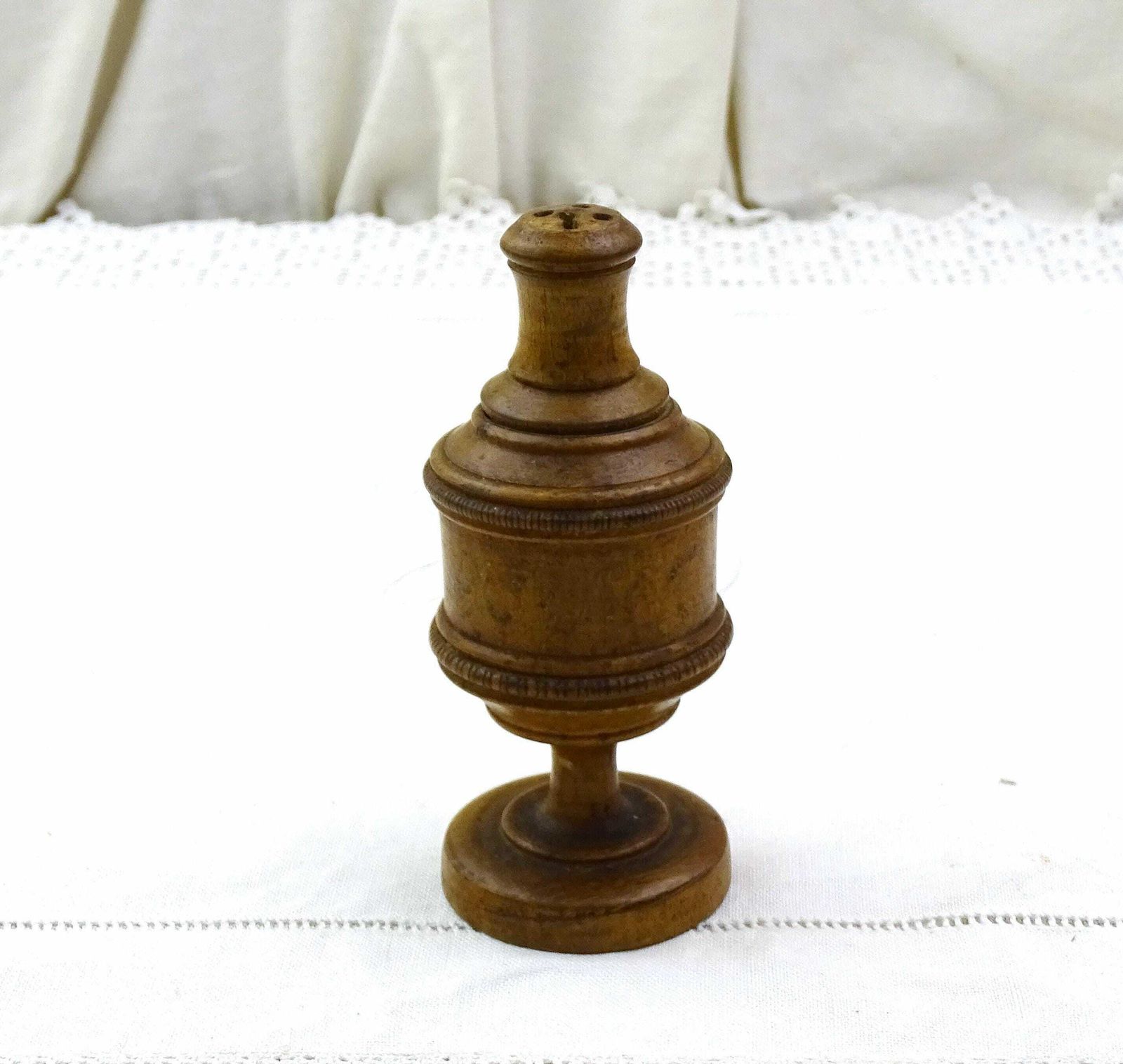 Antique French 18th Century Turned Wooden Footed Powder Shaker, Retro Primitive Treen Shaker Made Of Wood From France, Old World Folk Art