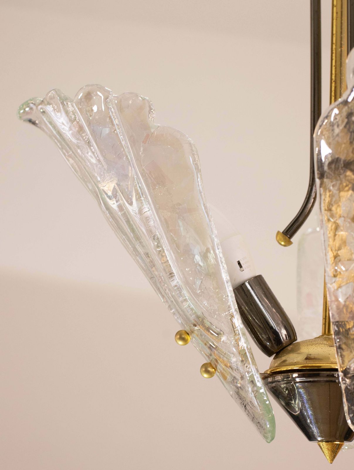 Elegant Murano Chandelier With 3 Leaves Iridescent In Murano Glass photo buy