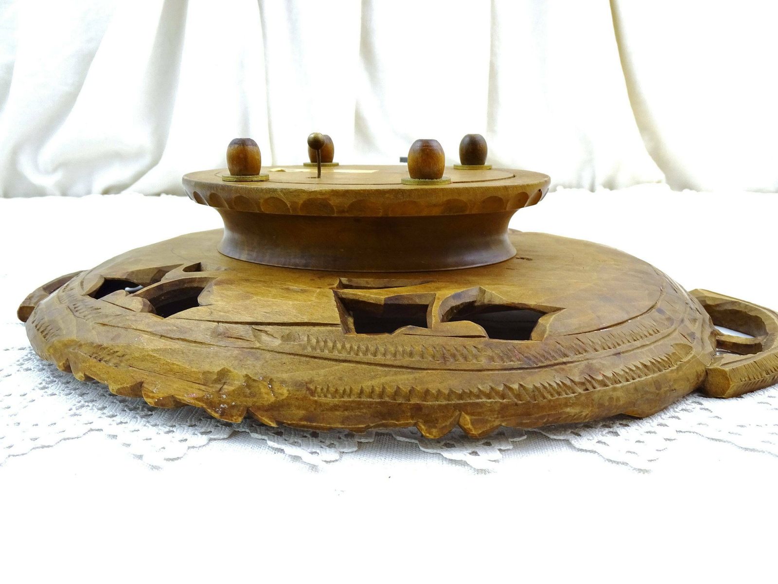 Vintage Swiss Musical Carved Wooden Fruit Dish With Vine Leaf And Grape Pattern Emmenthalerlied Brienzerburli, Music Box From Switzerland photo vintage