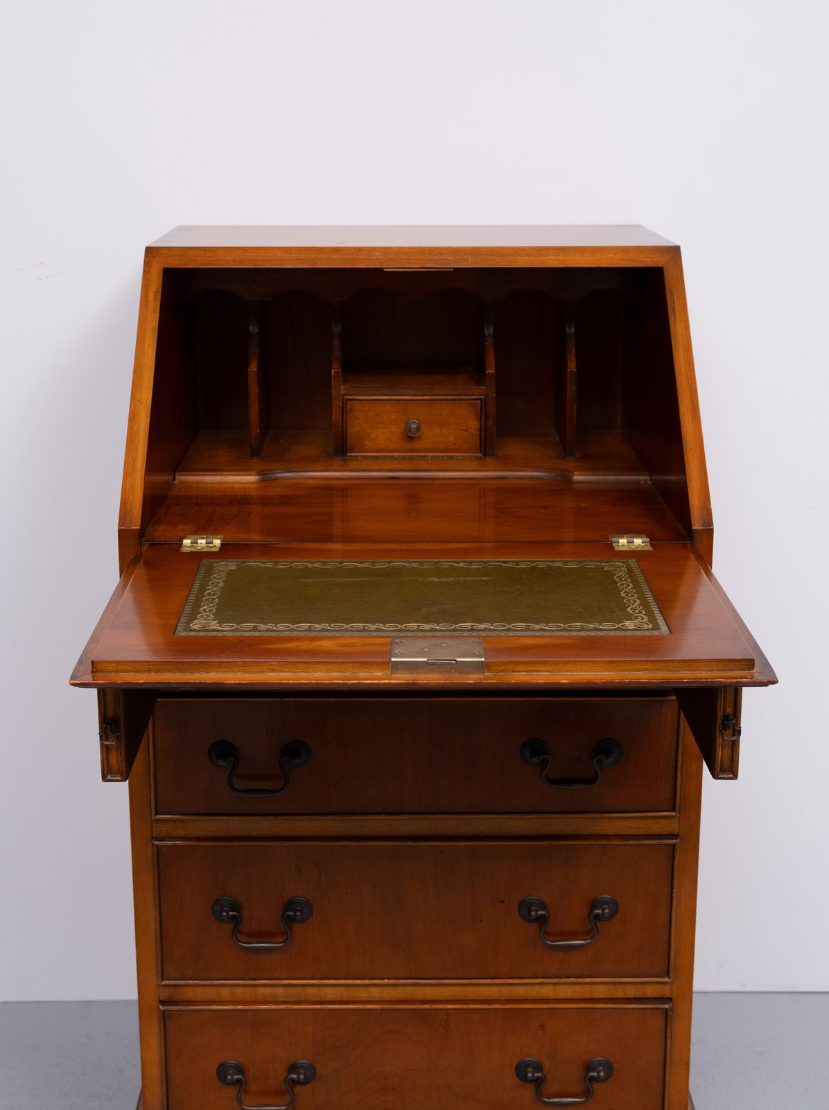 Small Mahogany Secretary .Georgian Style .England photo vinterior