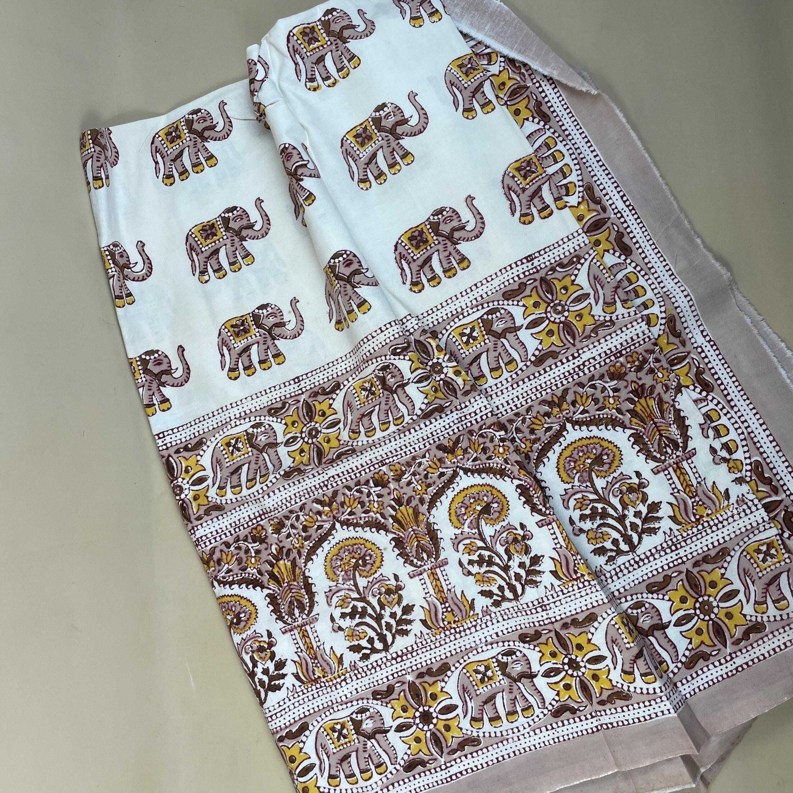 Hand Printed Indian Fabric 146x217cm Elephant Pattern Block Pink White Tapestry Cotton Handmade Craft Dress Making Traditional Cloth India photo Art