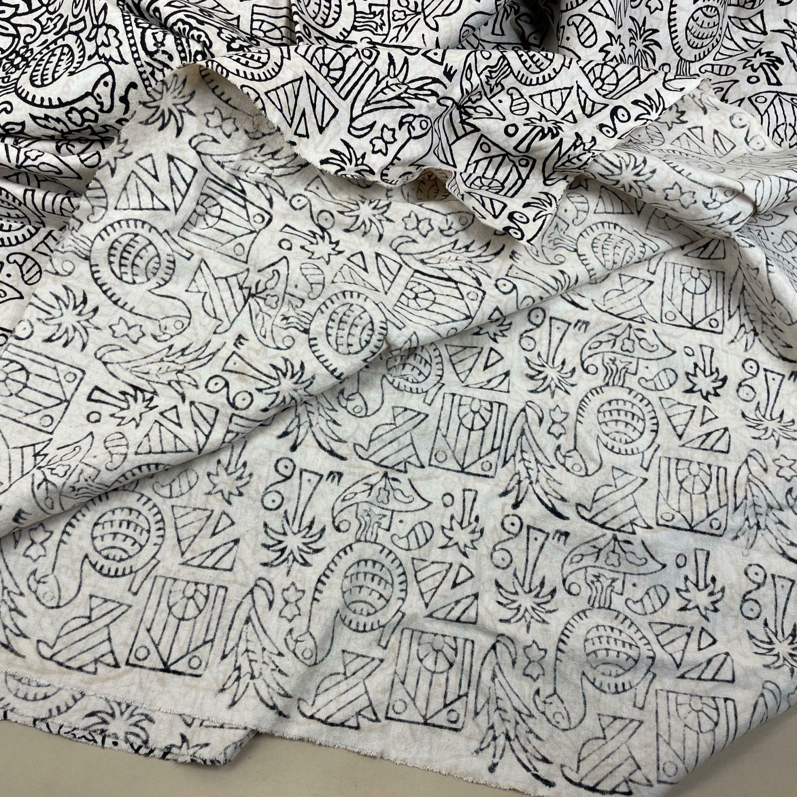 Hand Printed Indian Fabric 150x223cm Pattern Block Black White Tapestry Cotton Handmade Craft Dress Making Traditional Cloth India Patterned photo vinterior