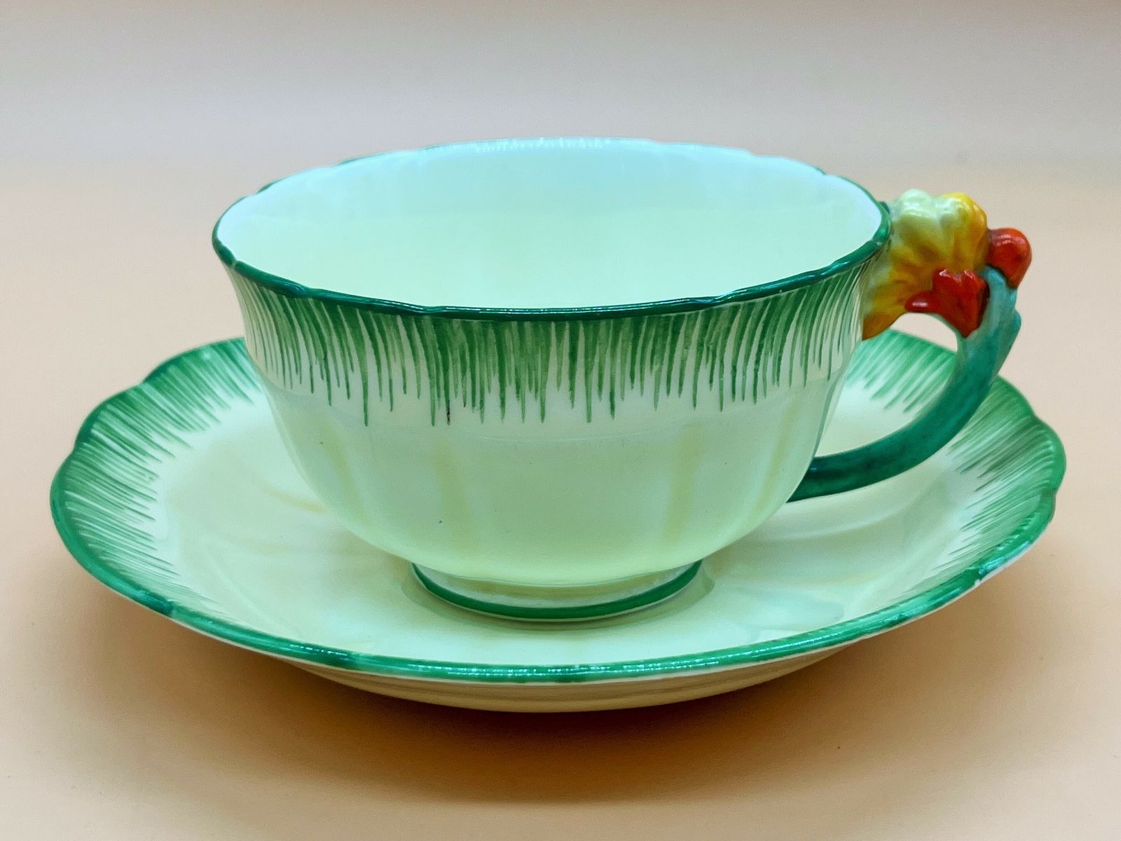 photo vinterior Antique Crown Staffordshire China Marigold Handle Tea Set For 2. 768602.