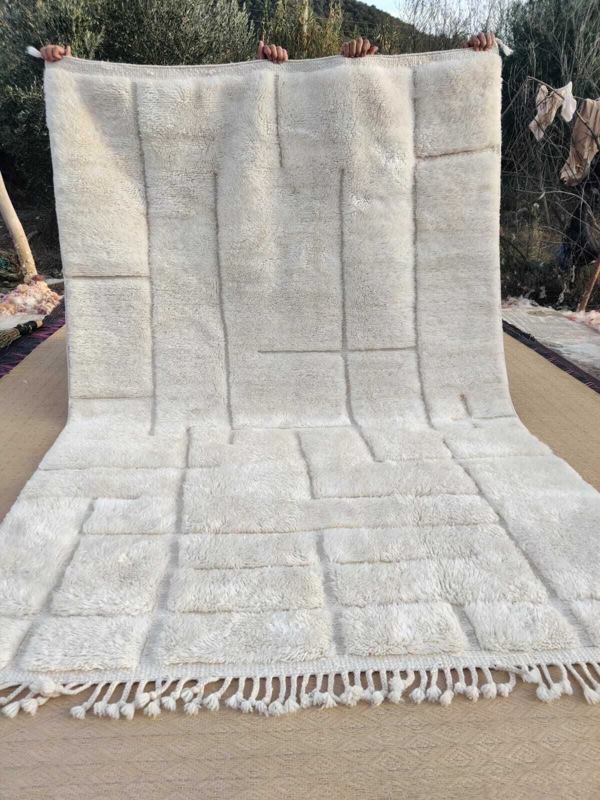Elegant Moroccan Mrirt Rug With Unique Abstract Design – Handwoven Premium Wool 260x180 Cm photo furniture
