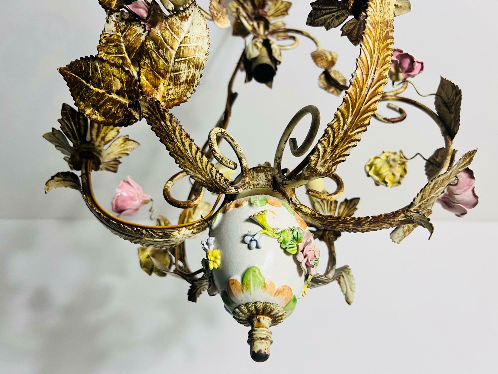 photo furniture Brass And Ceramic Florentine Flower Shape Chandelier, Germany, 1970s