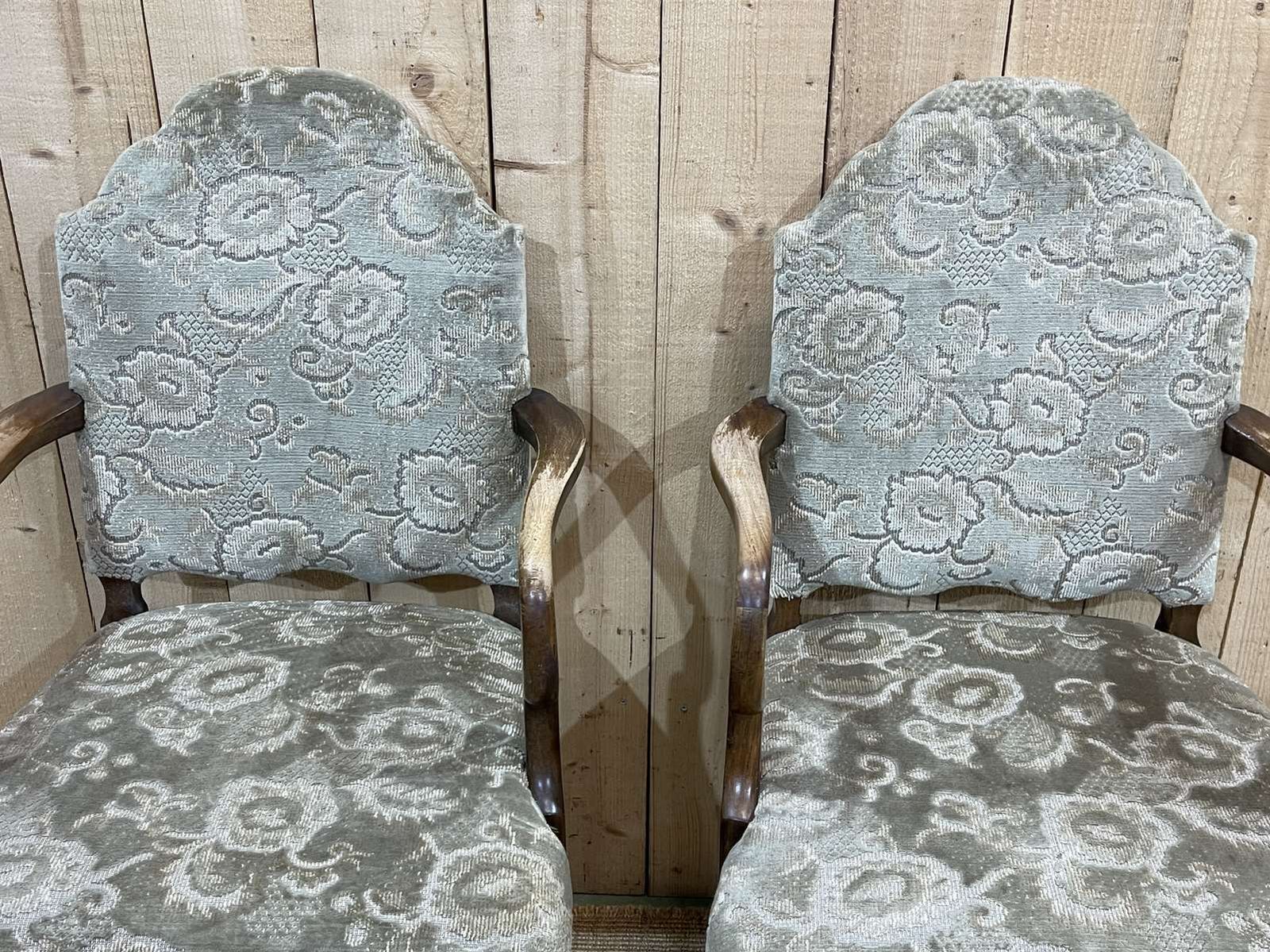 Pair Of Chippendale Walnut Armchairs From The 1930s photo 580.0