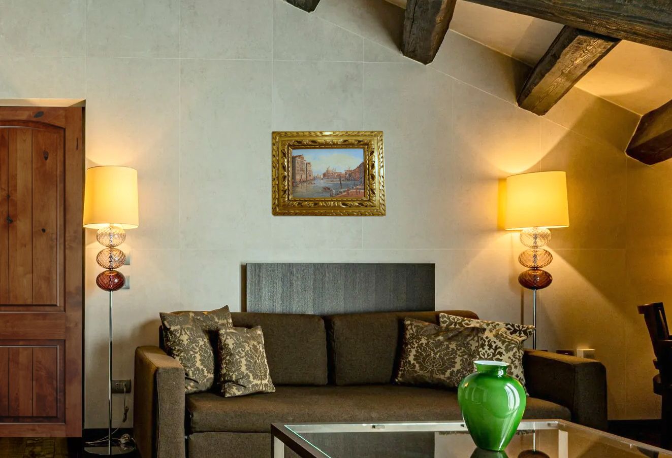 photo furniture Venice Grand Canal / Oil On Canvas / 20th Century   Canaletto Style