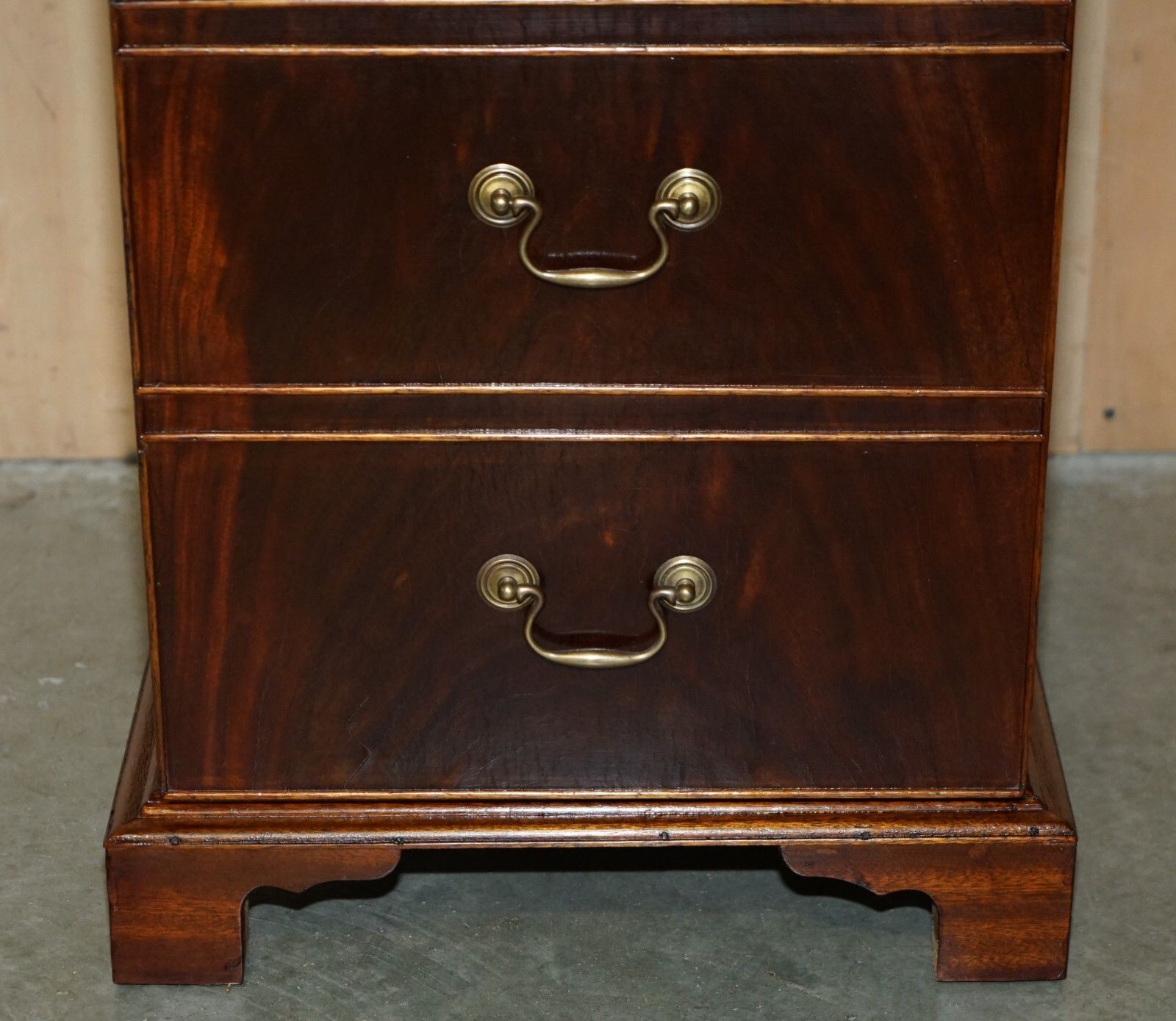 photo furniture Vintage Mid Century Modern Flamed Mahogany Record Player Media Cabinet