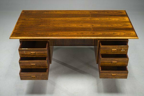 photo furniture Mid Century Freestanding Desk, 1960s