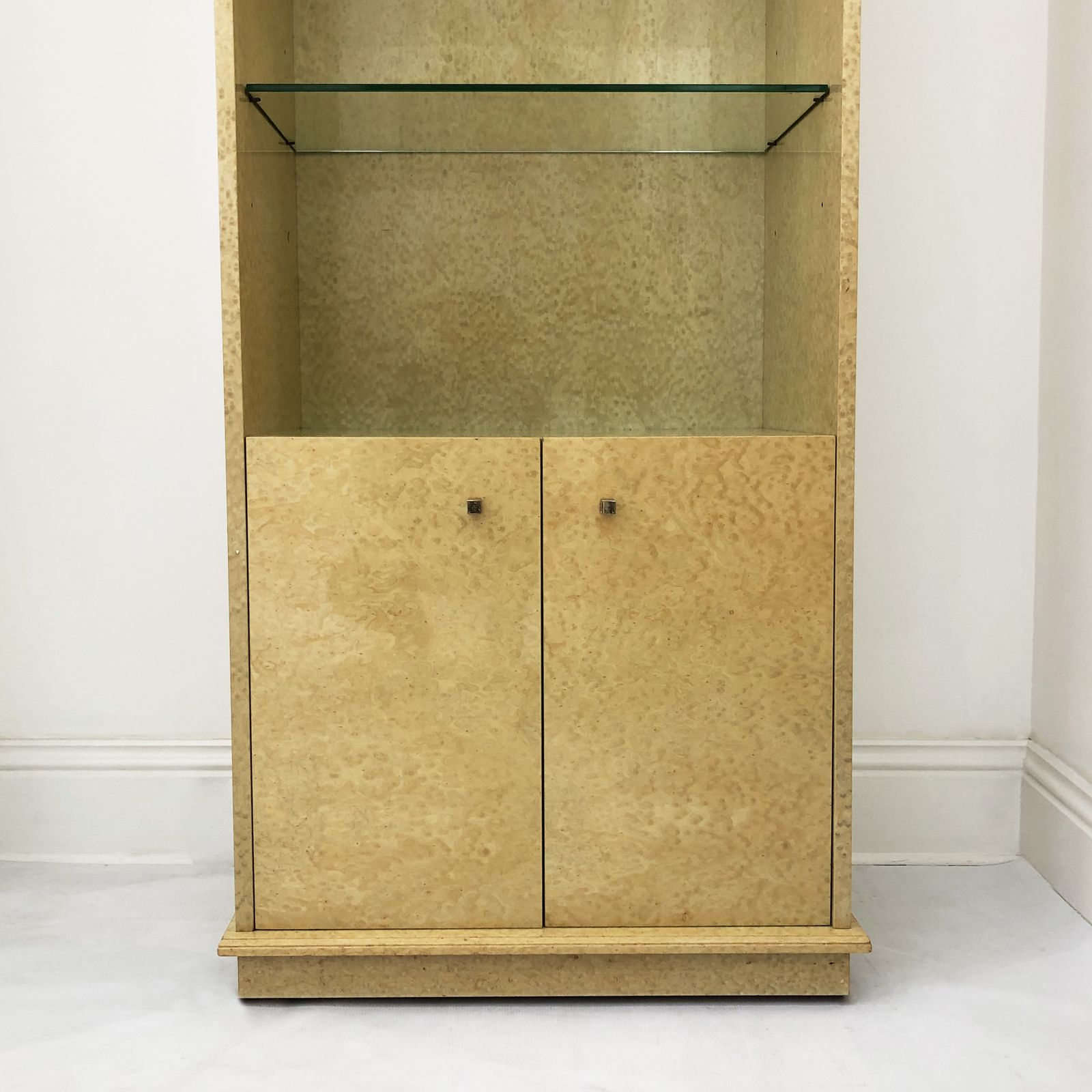 Studio Smania Tall Lacquered Maple Burl Display Cabinet 1970s Glass Brass Memphis Milano Style 1980s Vintage photo vintage