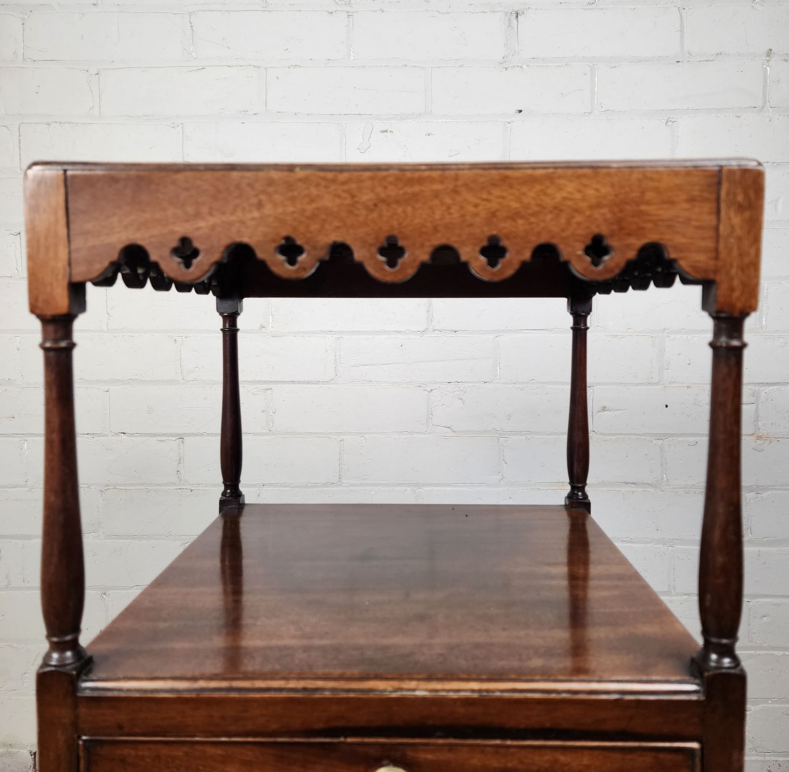 photo furniture Georgian Mahogany Washstand With Pierced Frieze