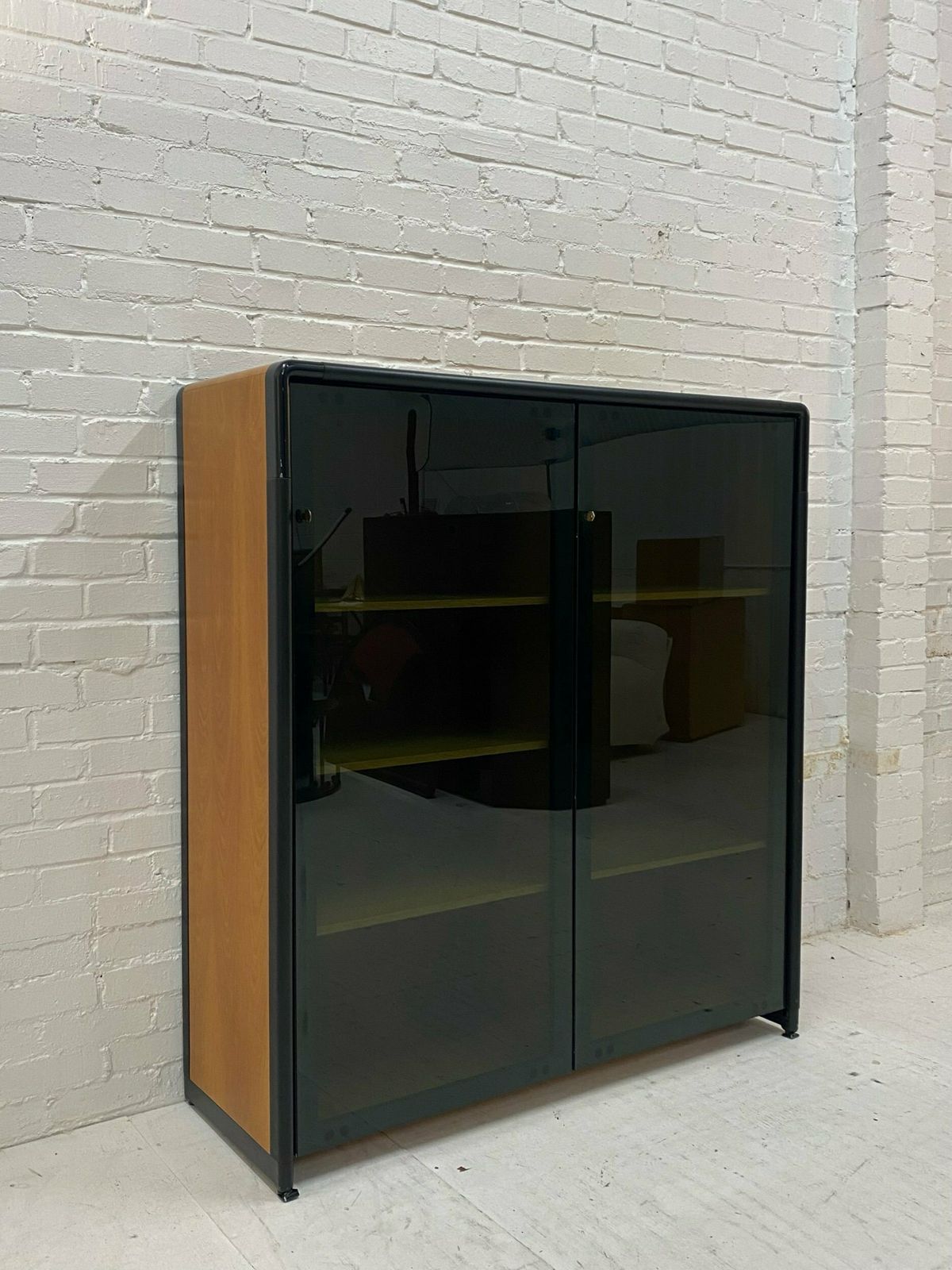 Mid Century Unifor Smoked Glass Cabinet, 1980. photo vintage