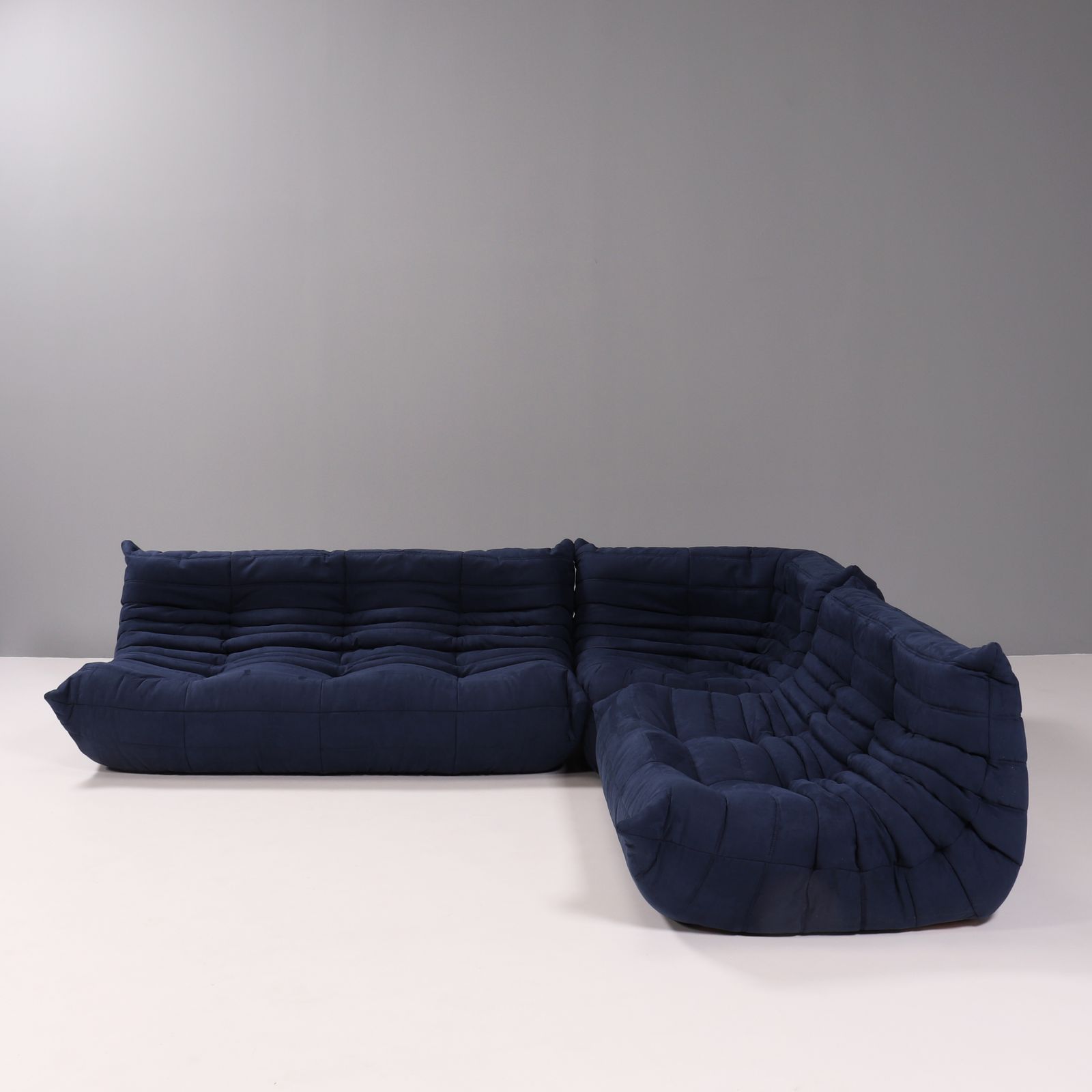 photo vinterior Ligne Roset By Michel Ducaroy Togo Blue Modular Sofa And Footstool, Set Of Five