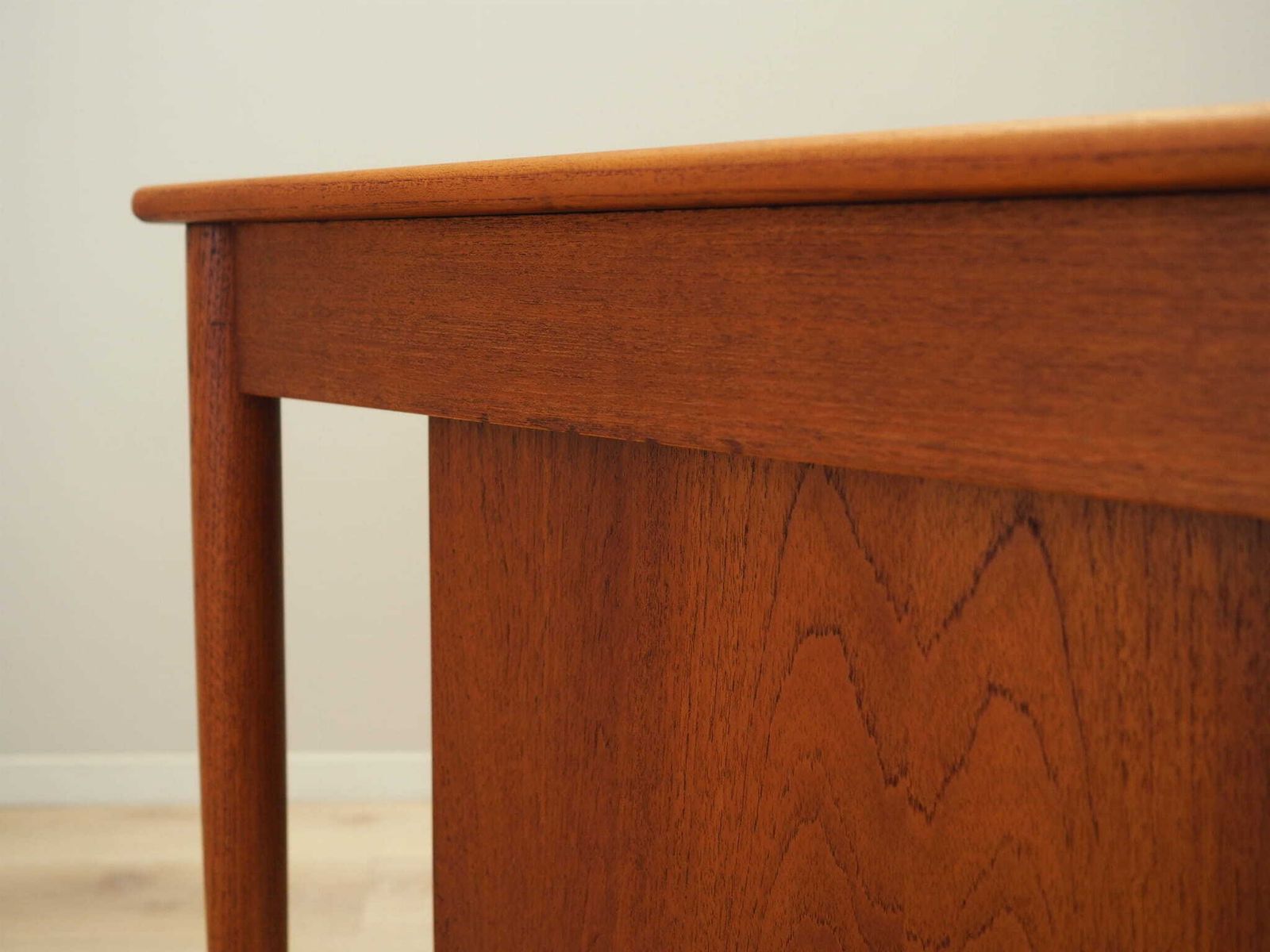 photo for sale Teakhouten Bureau, Deens Design, Ca. Jaren 1960, Ontwerper: Børge Mogensen, Fabrikant: Søborg Møbler
