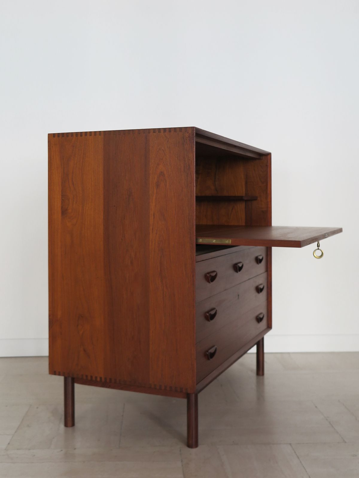 Scandinavian Teak Bar Cabinet Design Peter Hvidt & Orla Molgaard Nielsen 1960s