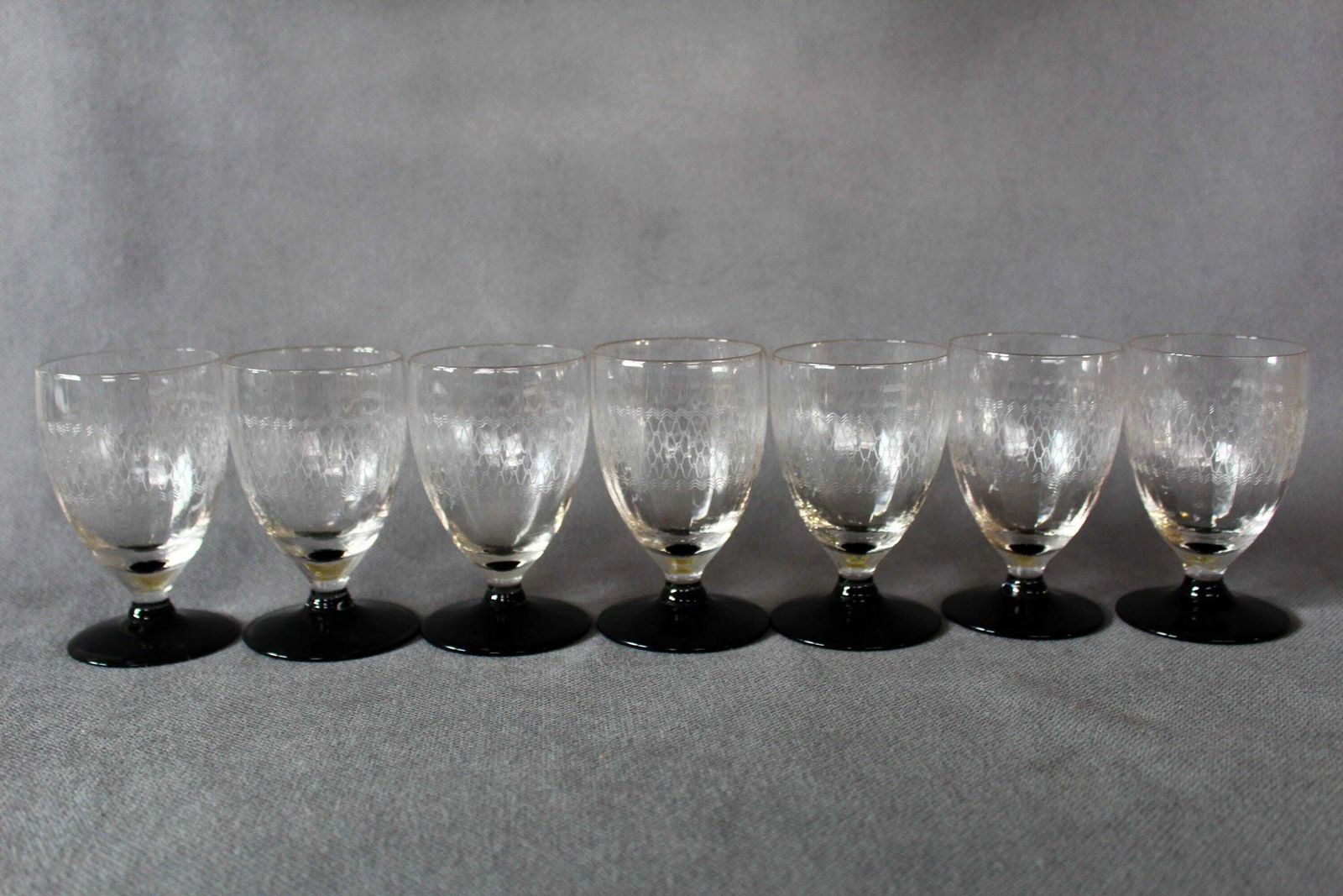 7 Art Deco Footed Liquor Glasses, Small Glasses, 100 Ml, Etched Glass, Black Glass Base, Wine Glasses, Bar Ware photo Home Decor