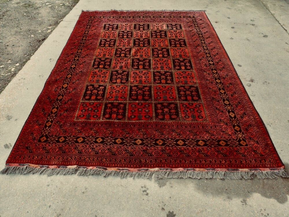 Large Vintage Traditional Pattern Wool Carpet