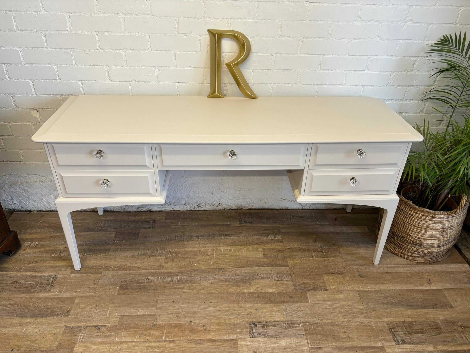 Stag Minstrel Dressing Table Painted Beige photo furniture