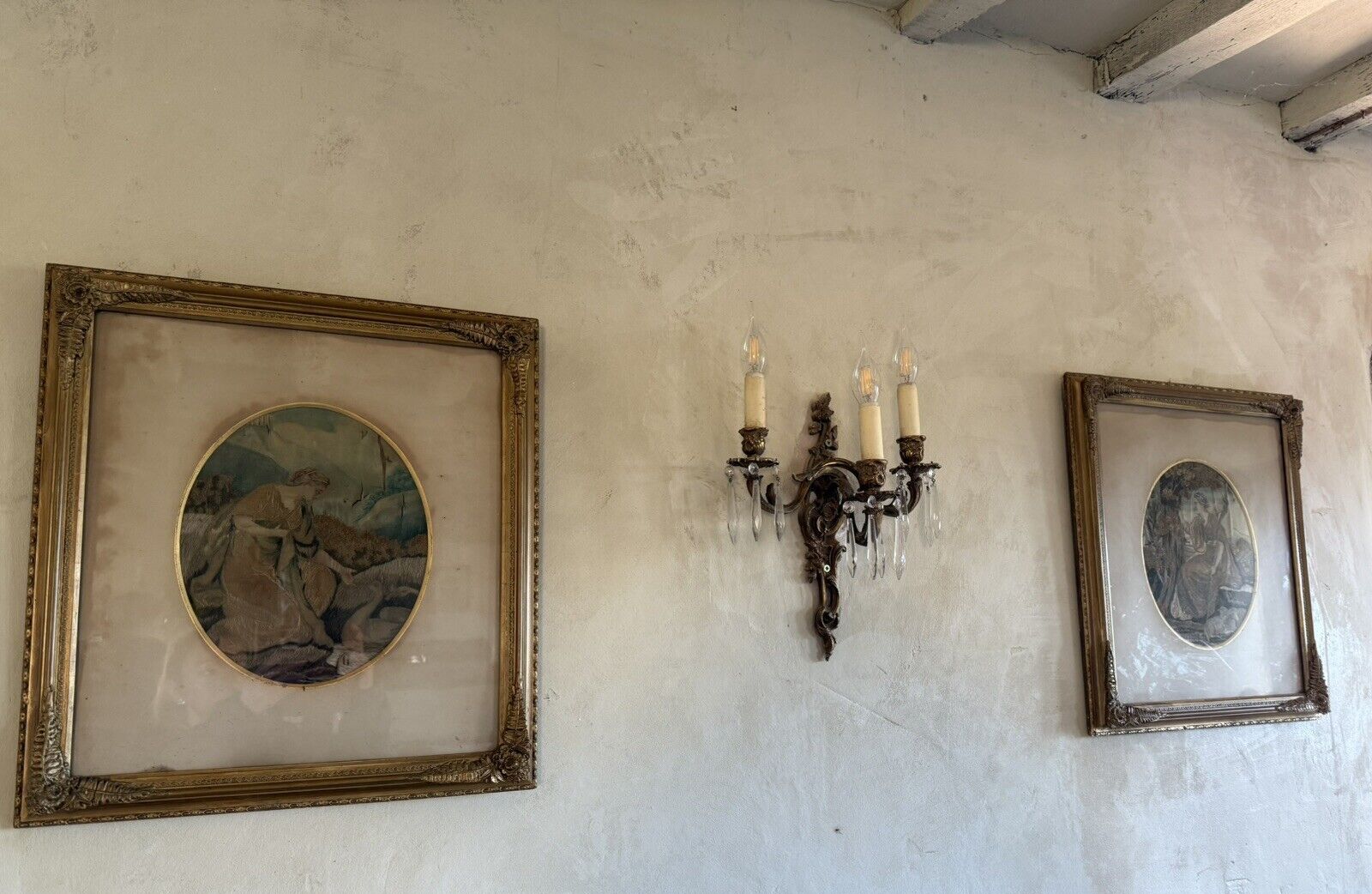 Pair Of Antique Silk Embroidery Pictures Tapestry Gilt Frame Seated Ladies photo vinterior