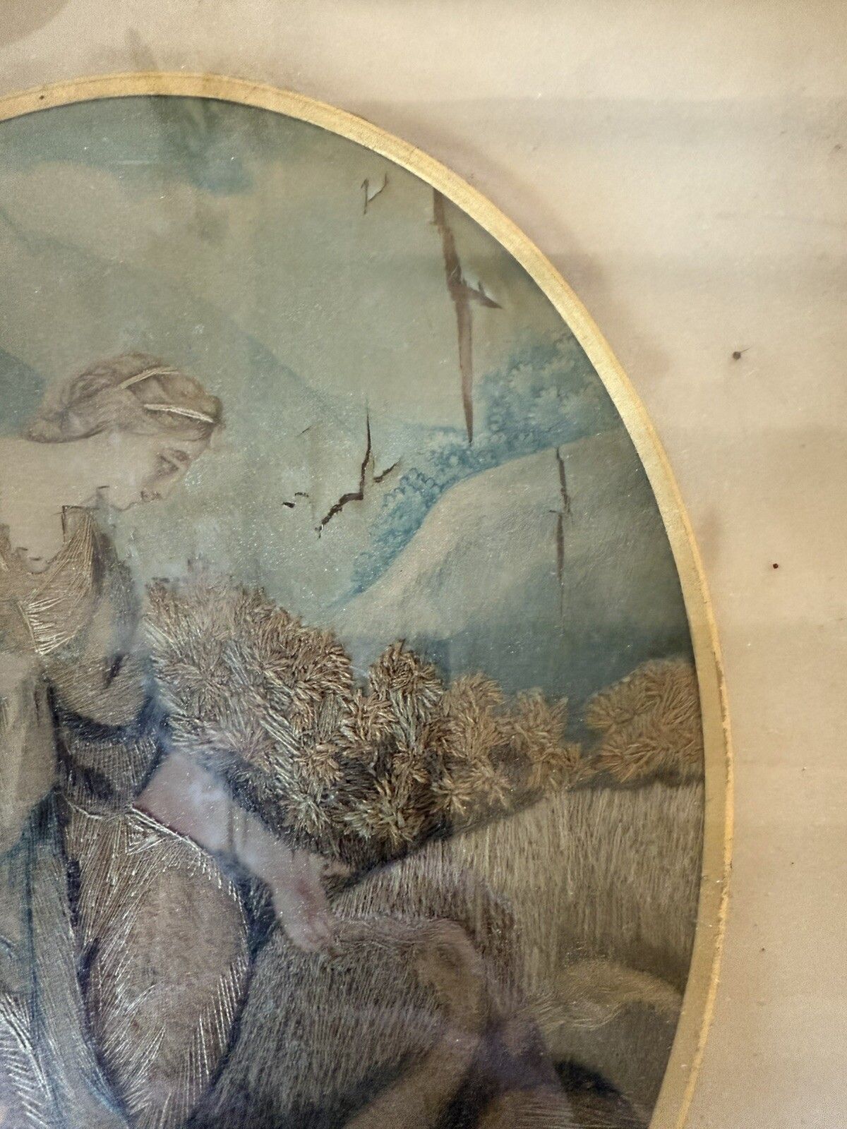 photo vinterior Pair Of Antique Silk Embroidery Pictures Tapestry Gilt Frame Seated Ladies