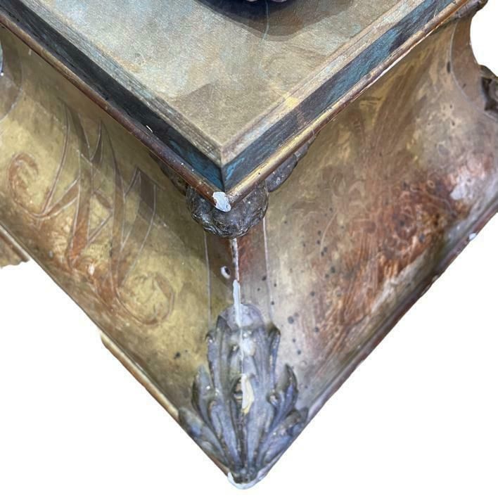 Early 19th Century French Gilt Gesso Plinth photo for sale