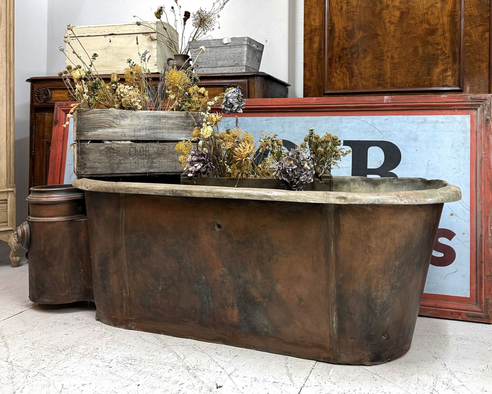 Antique French Bath Tub Decorative Garden Planter photo Garden Decor