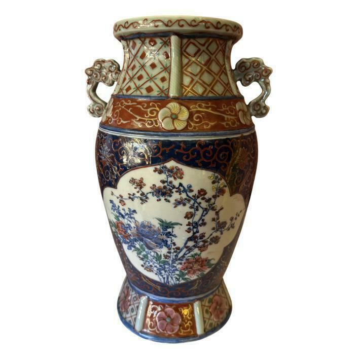 photo furniture Pair Of Japanese Imari Vases, 1920s
