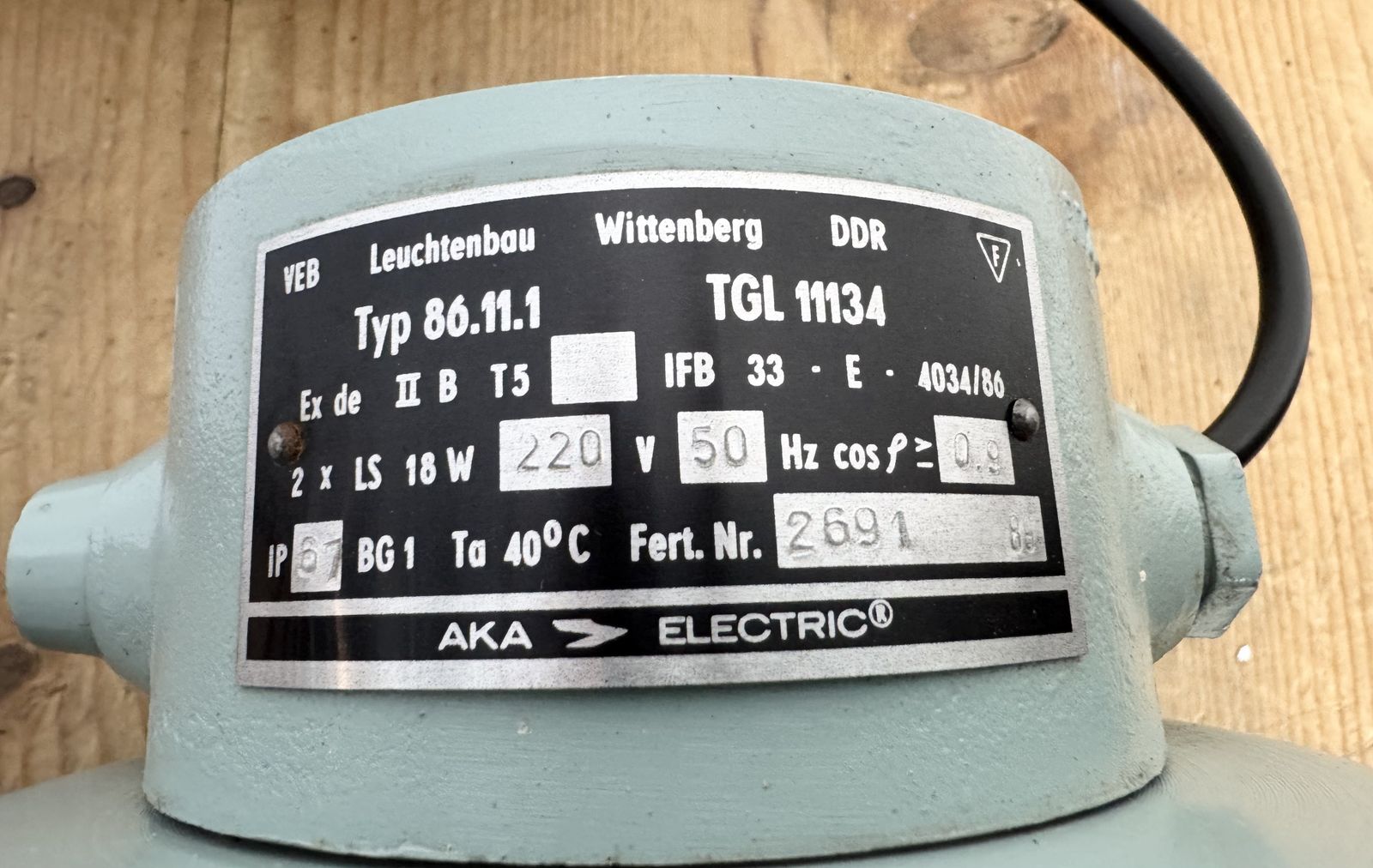 photo vintage Industrial East German Fluorescent Tube Light From Leuchtenbau Wittenberg, 1980s