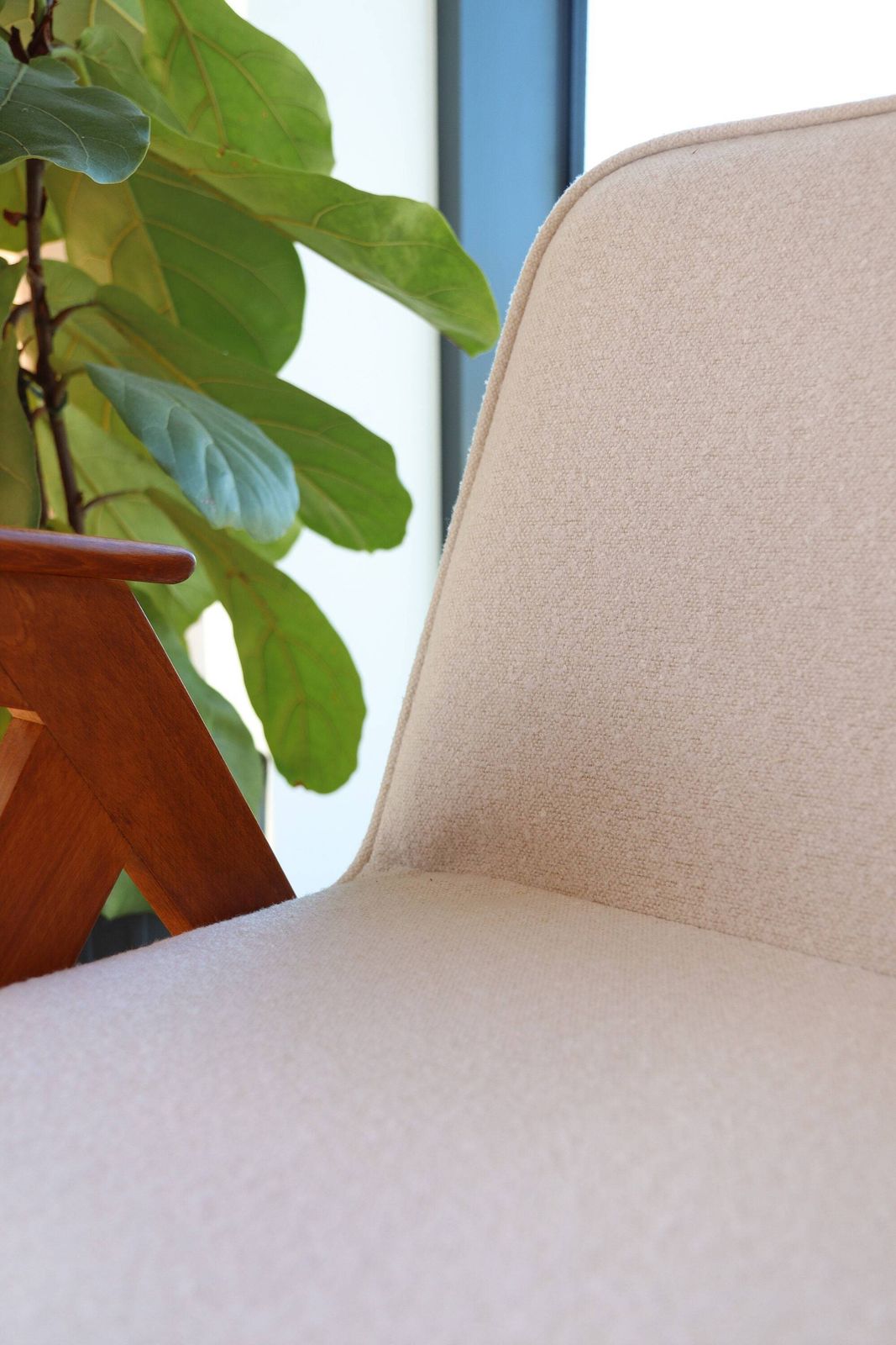 photo furniture Mid Century Armchairs Vintage Lounge Chair In White Boucle Set Of 2 Chairs