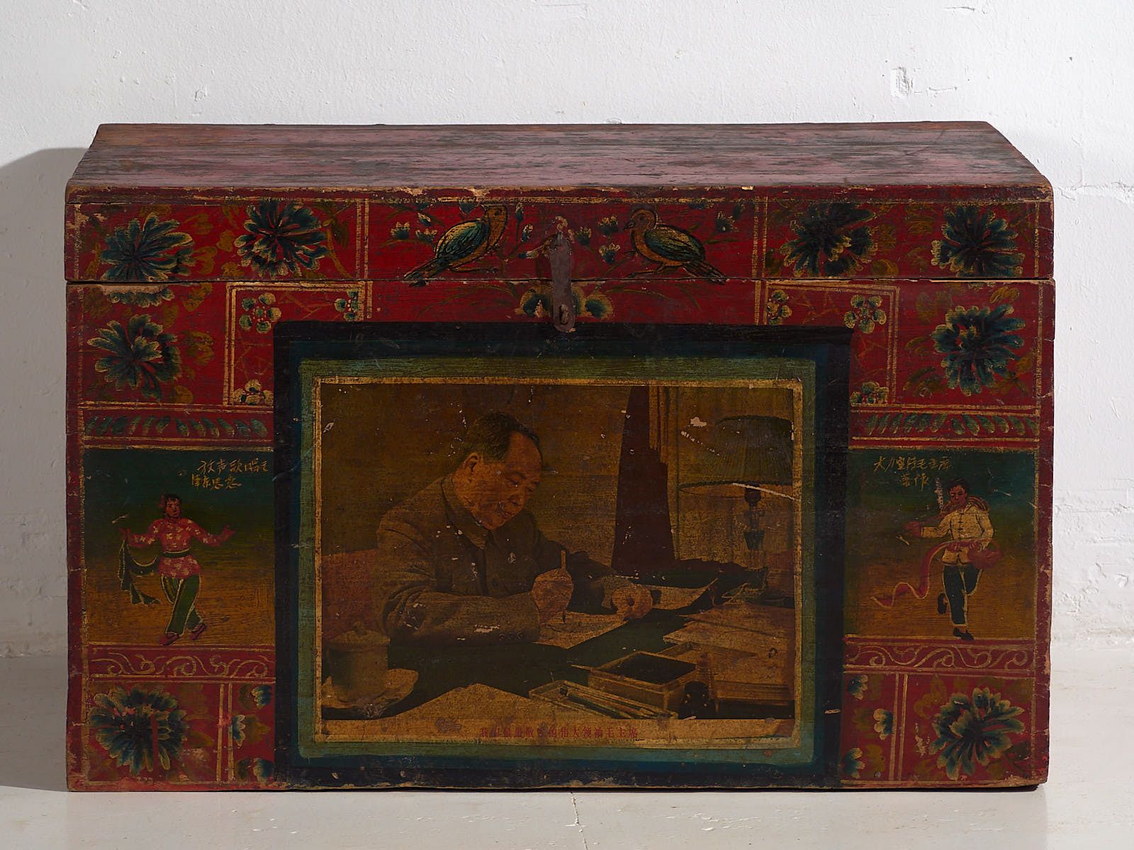 Antique Chinese Storage Trunk With Chairman Mao Painting (C.1900) #6 photo vinterior