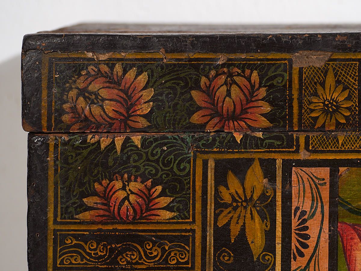photo buy Dark Antique Oriental Trunk (C.1900) #4