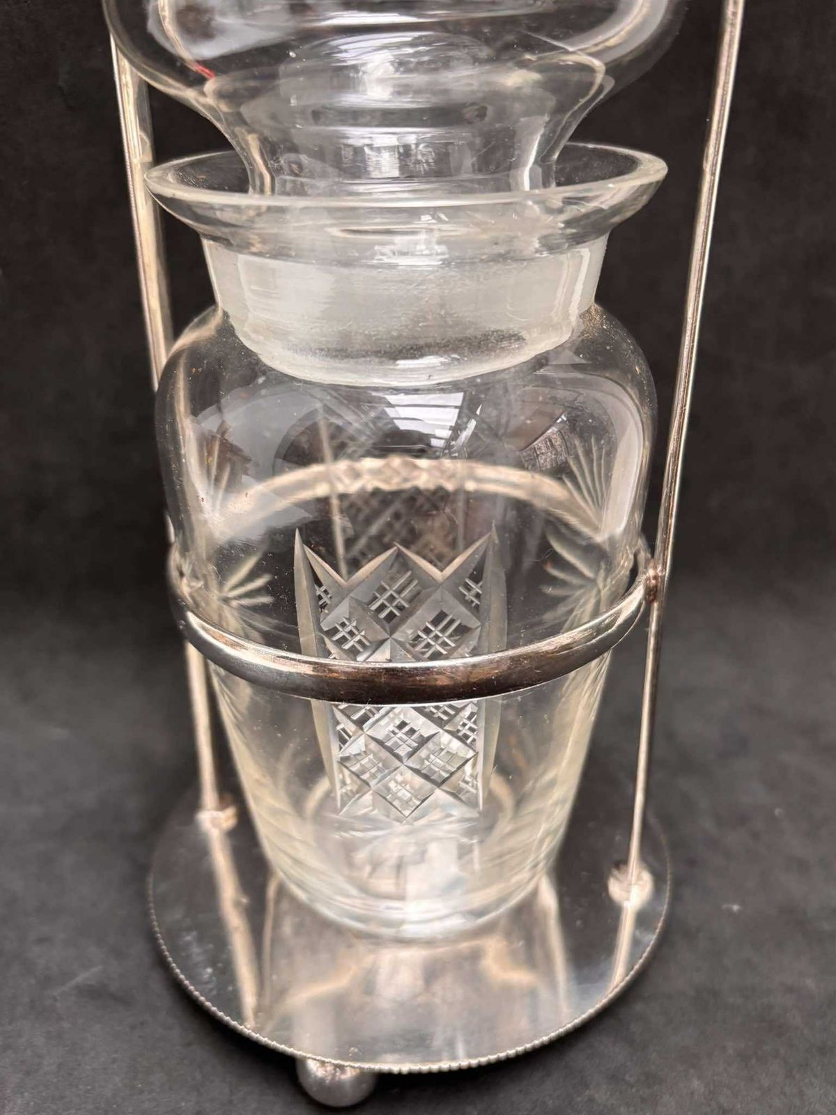 Augurkenvaas Geslepen Kristal Verzilverd Engels Ca. Jaren 1890–1900 Tafelkruik Augurkenvaas Glas Op Standaard photo for sale