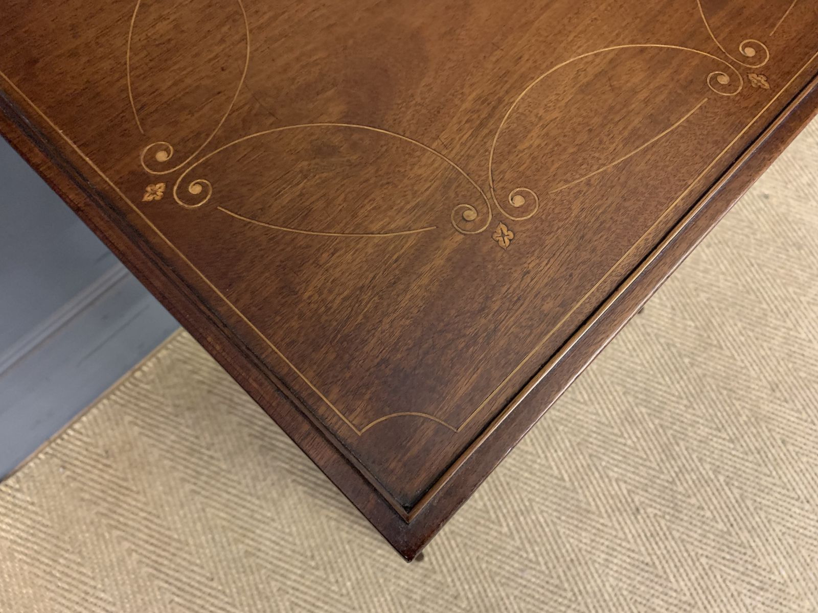 photo furniture Nest Of 4 Inlaid Mahogany Tables