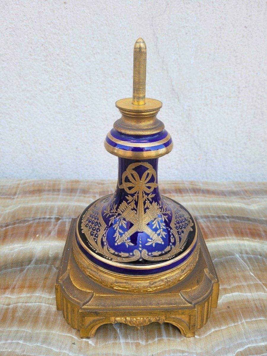 photo furniture In The Taste Of Sèvres, Large Porcelain And Bronze Vase, 19th Century