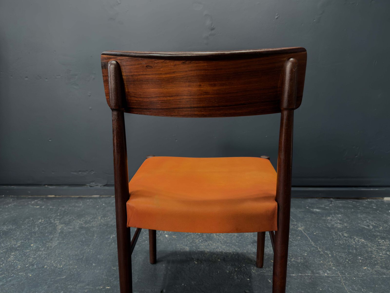 Furniture Set Of 4 Rosewood And Leather Chairs photo