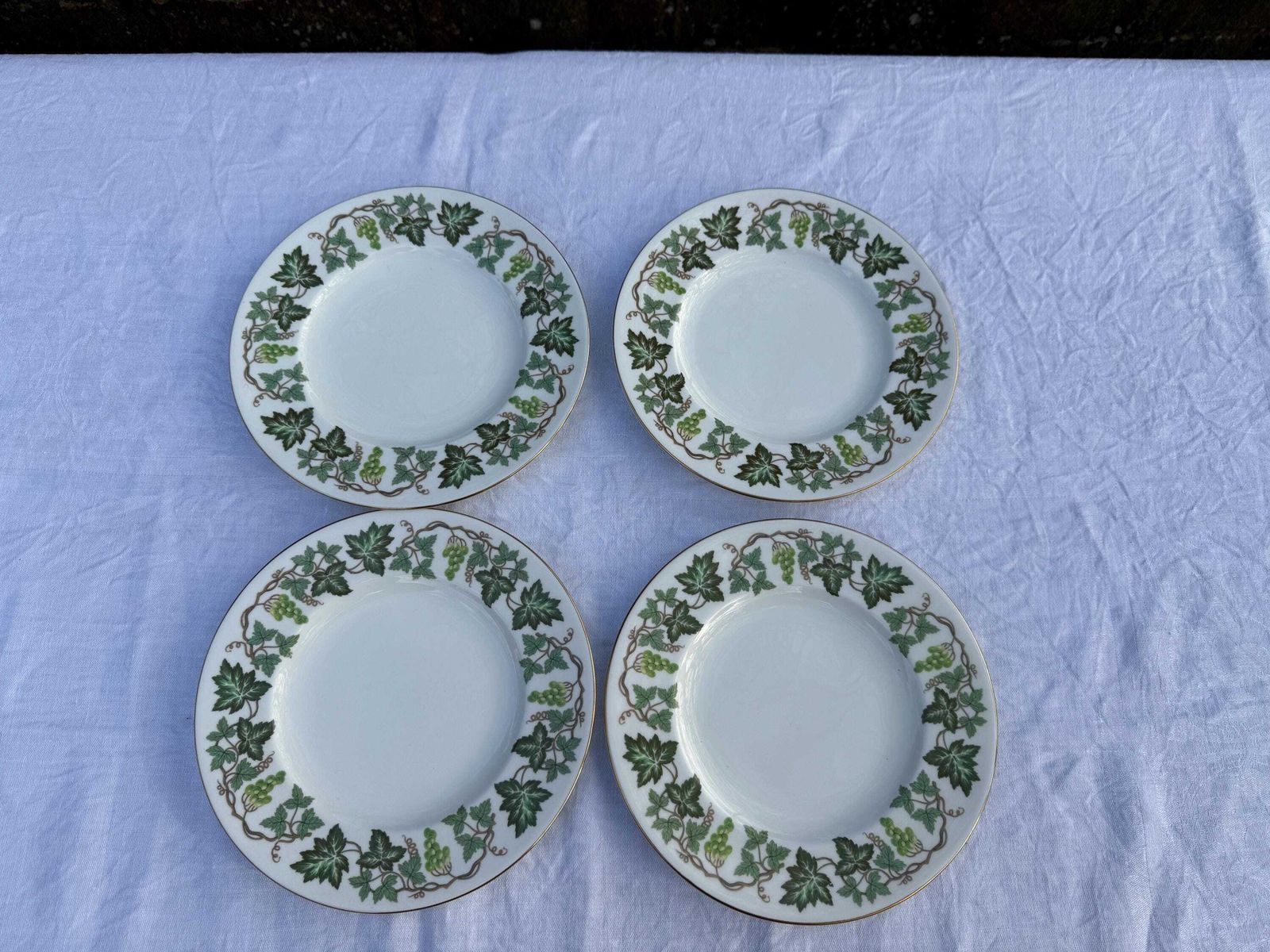 Part Dinner Service By Wedgwood Santa Clara Mid Century   Green Ivy Pattern, 16 Piece Set Incl Dinner Side Plates, Dessert Soup Bowls Jug photo buy